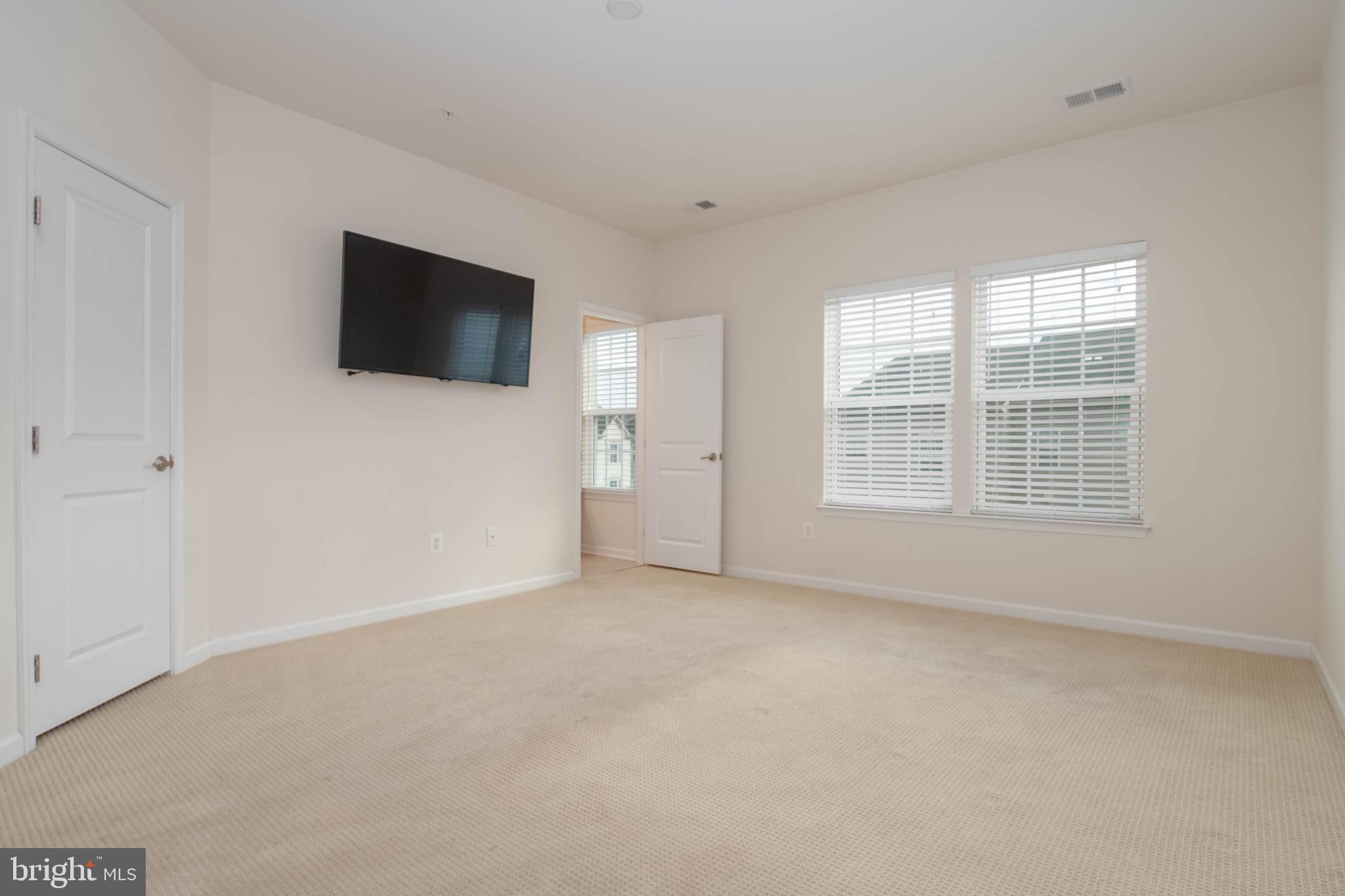 HOWARD SQUARE - Residential