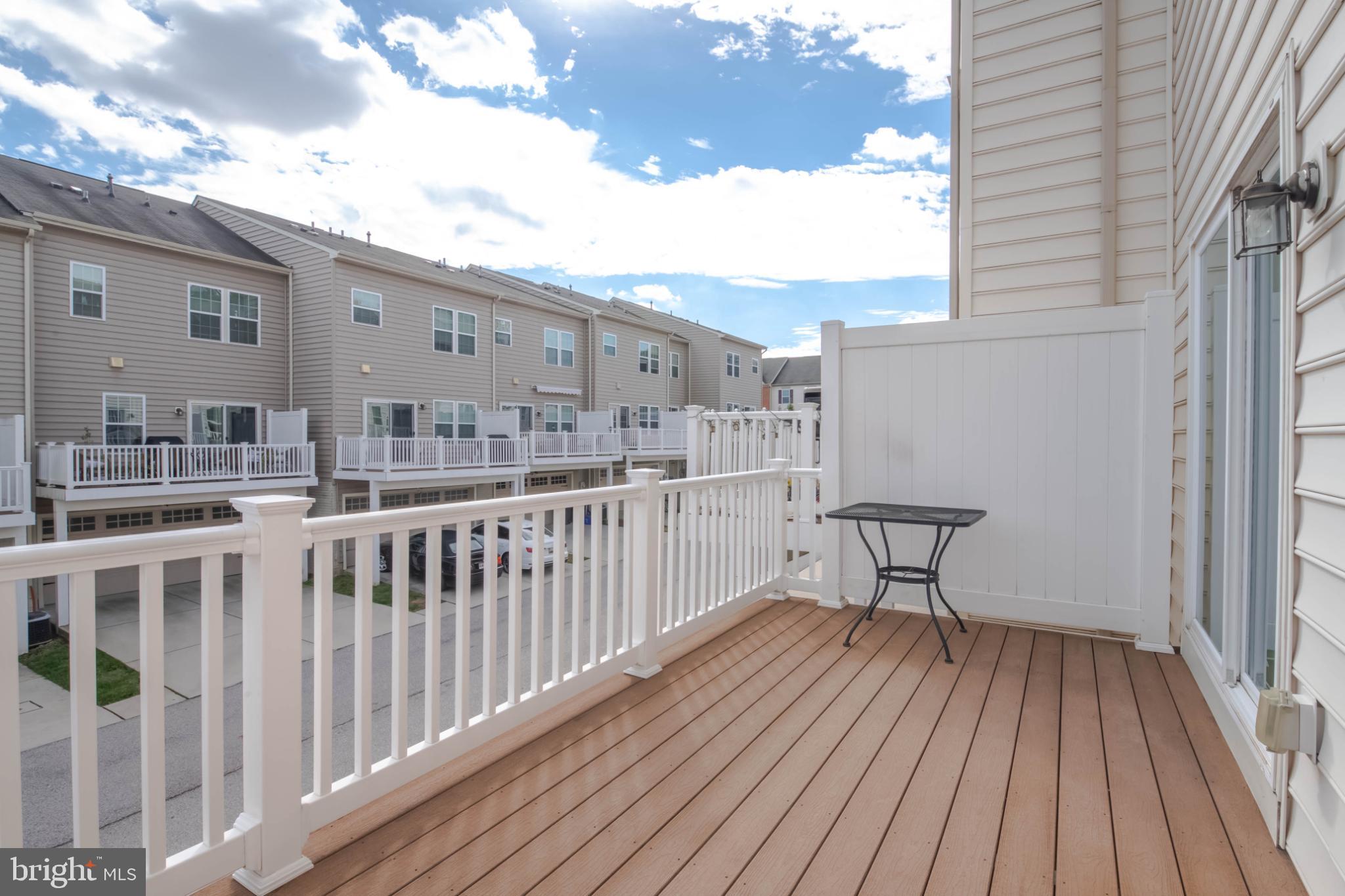 HOWARD SQUARE - Residential