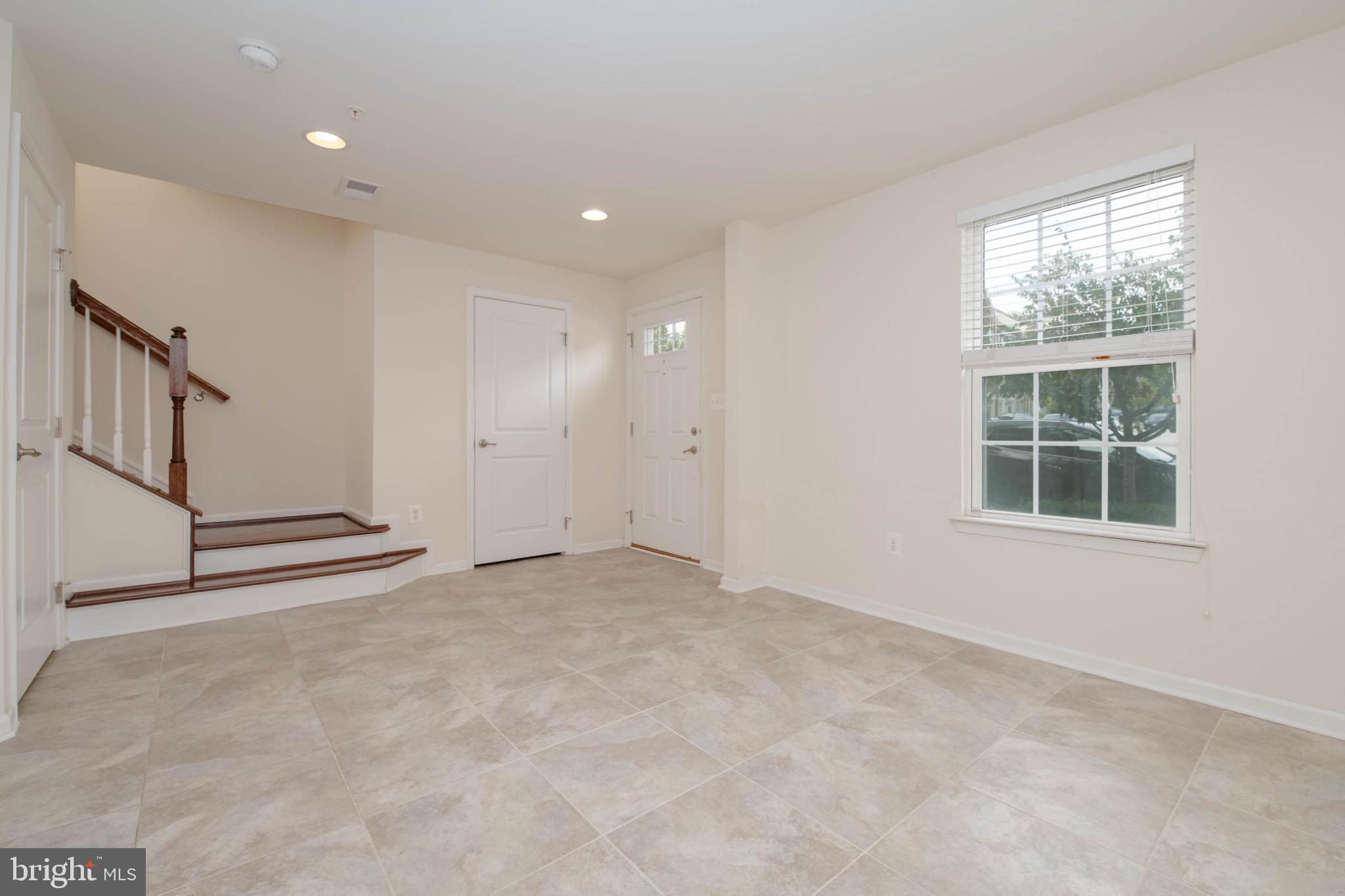 HOWARD SQUARE - Residential