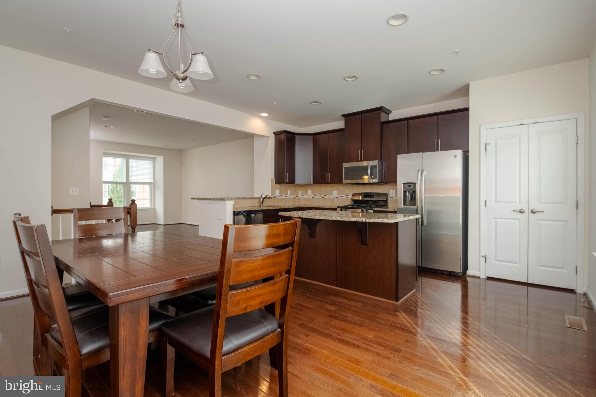 HOWARD SQUARE - Residential