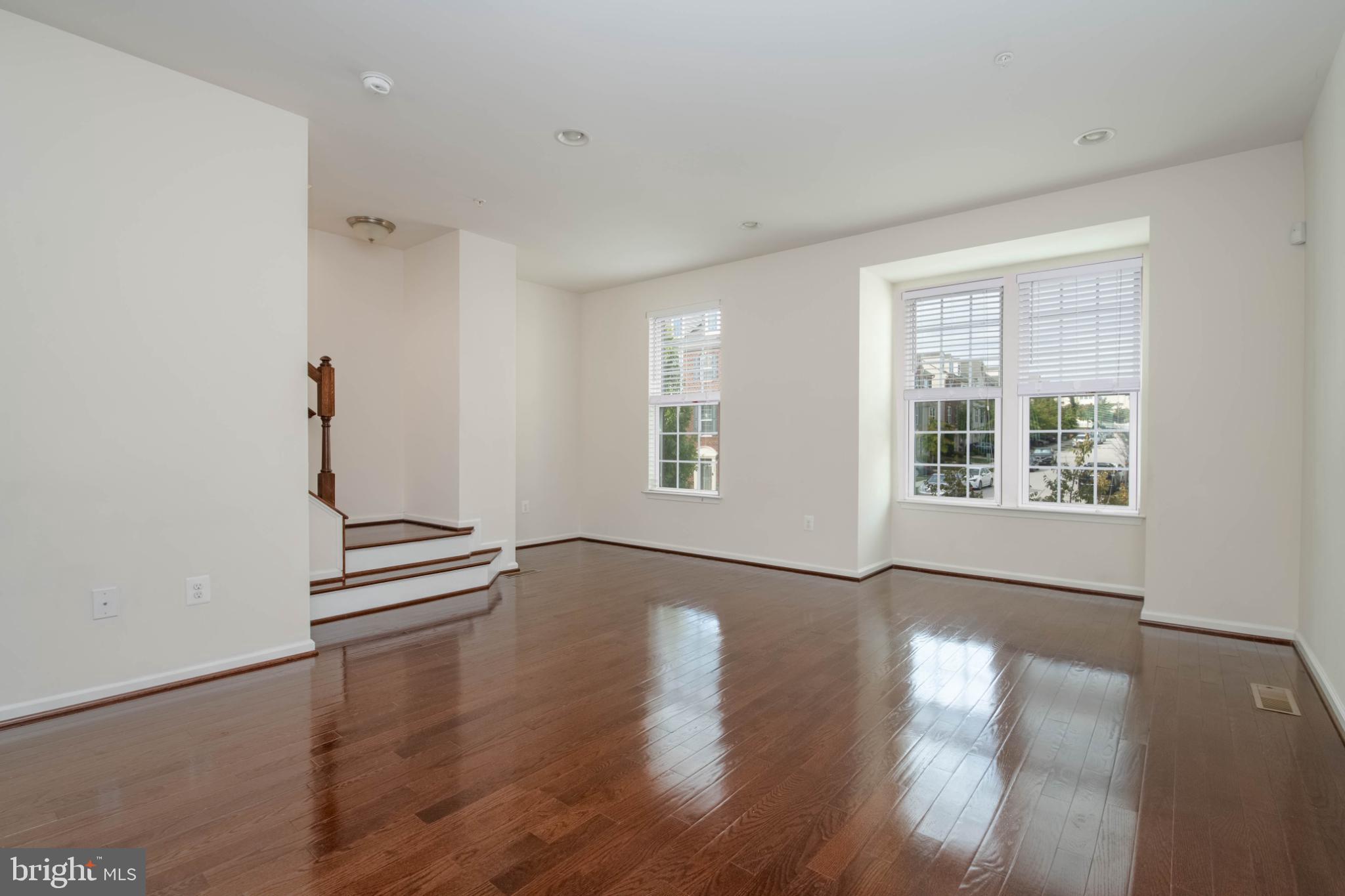 HOWARD SQUARE - Residential