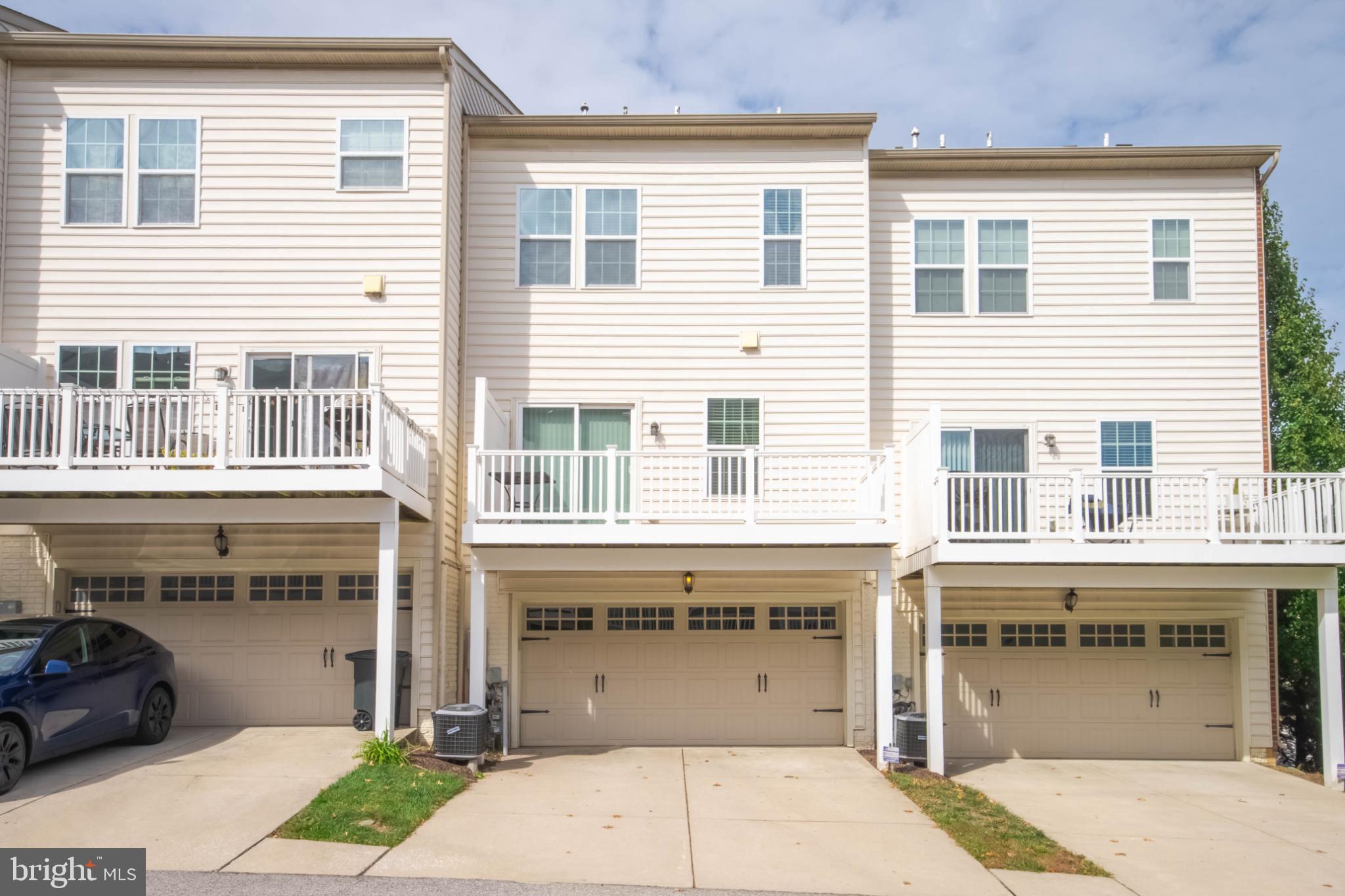 HOWARD SQUARE - Residential