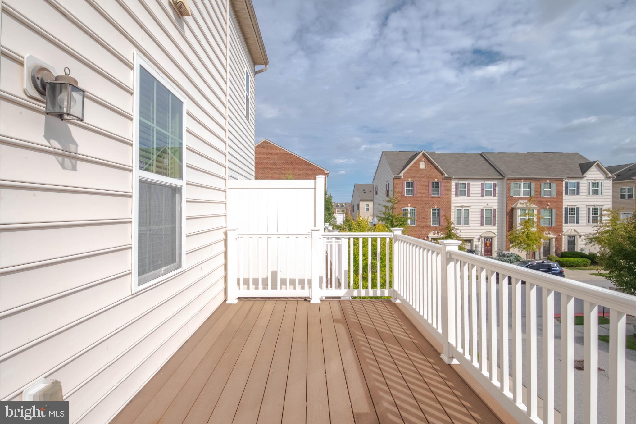 HOWARD SQUARE - Residential