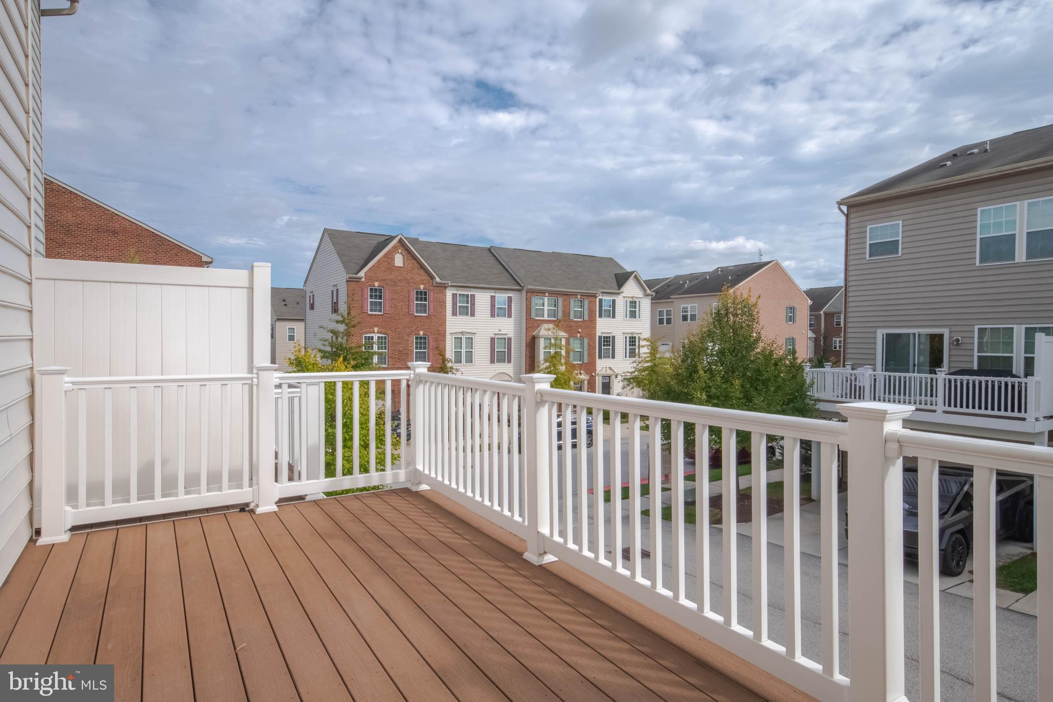 HOWARD SQUARE - Residential