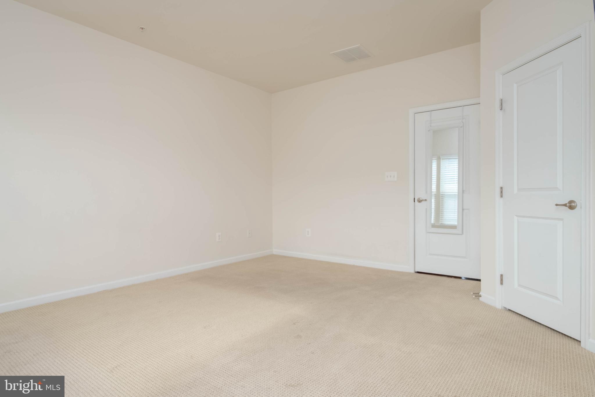 HOWARD SQUARE - Residential