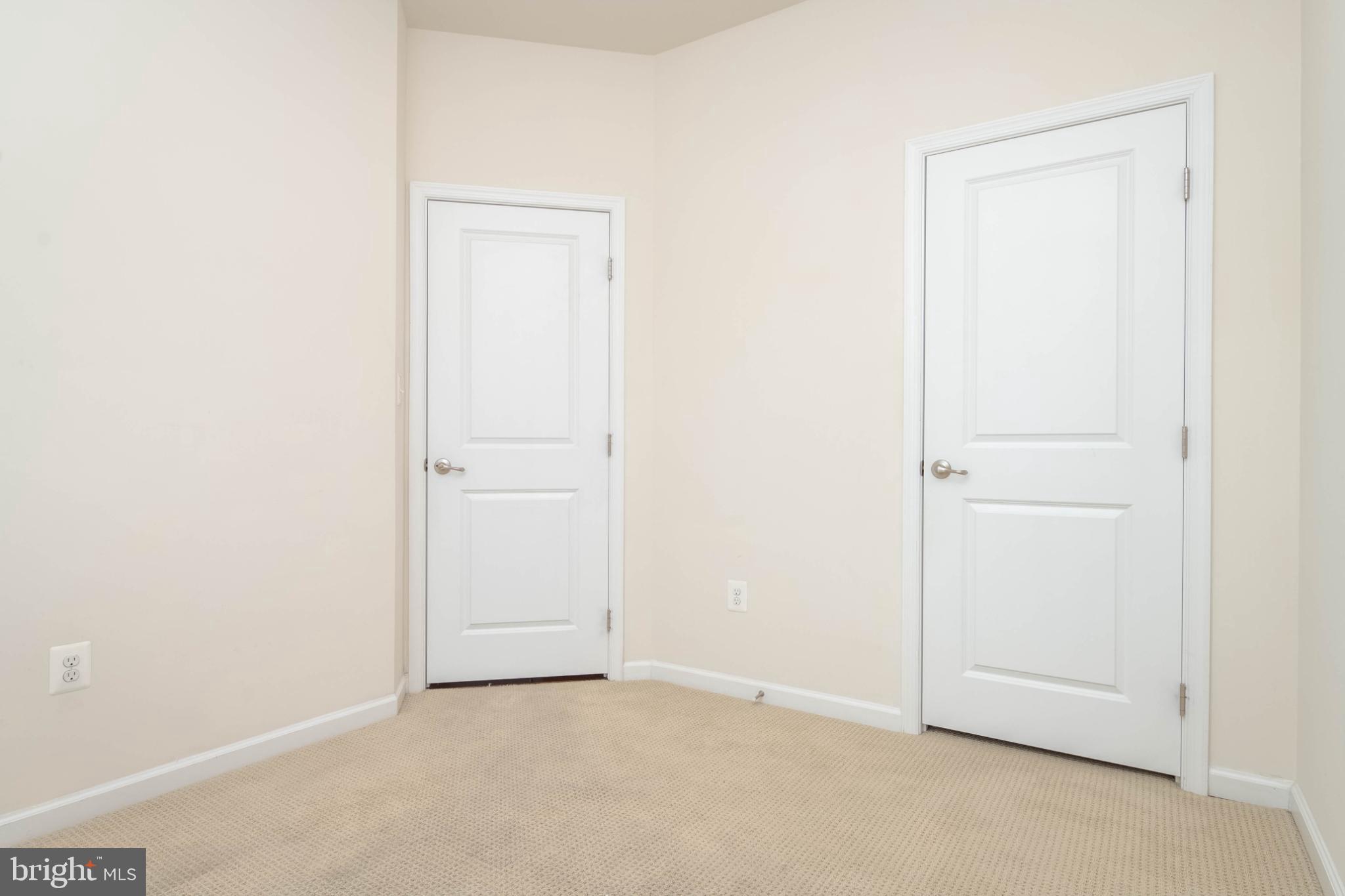 HOWARD SQUARE - Residential