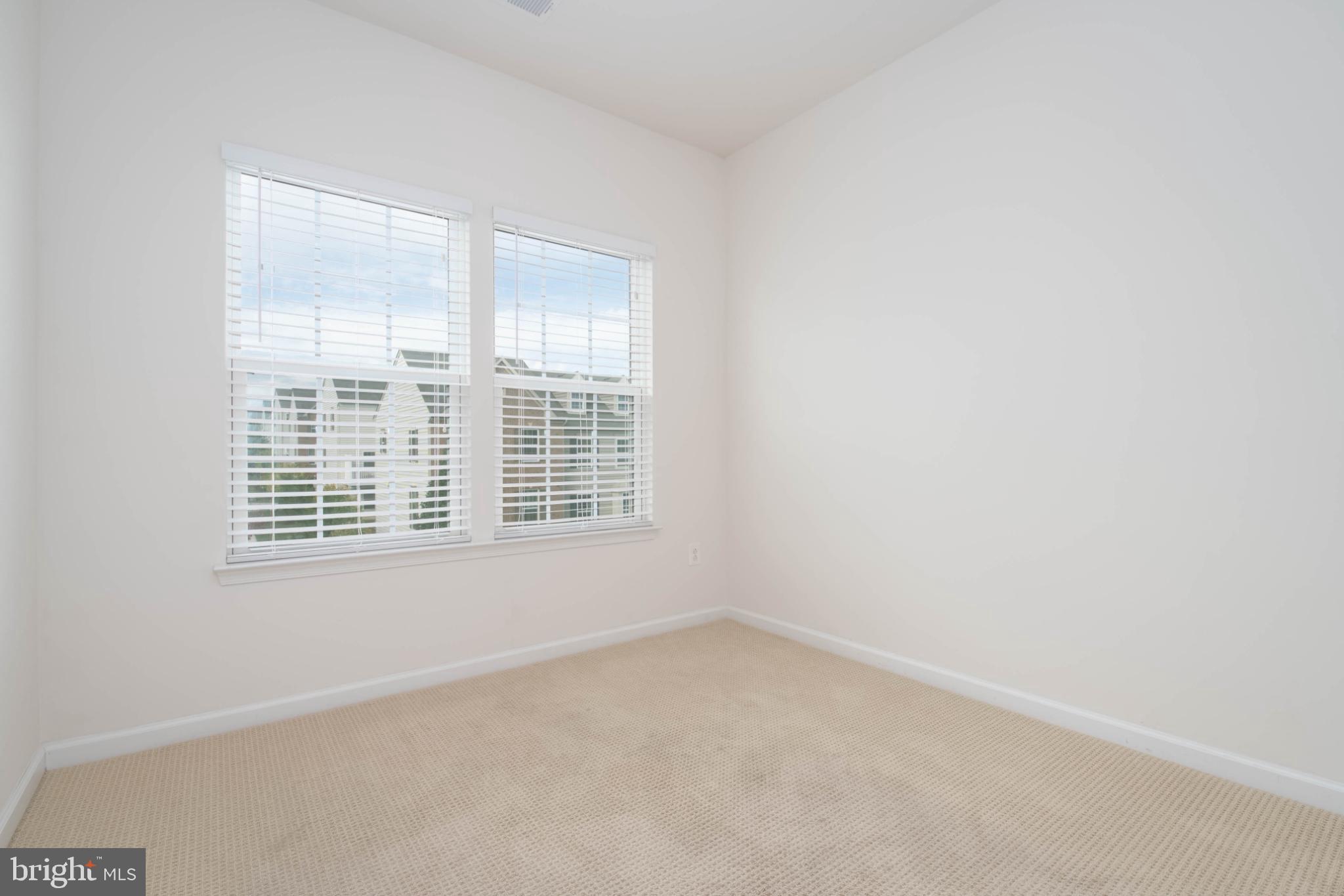 HOWARD SQUARE - Residential