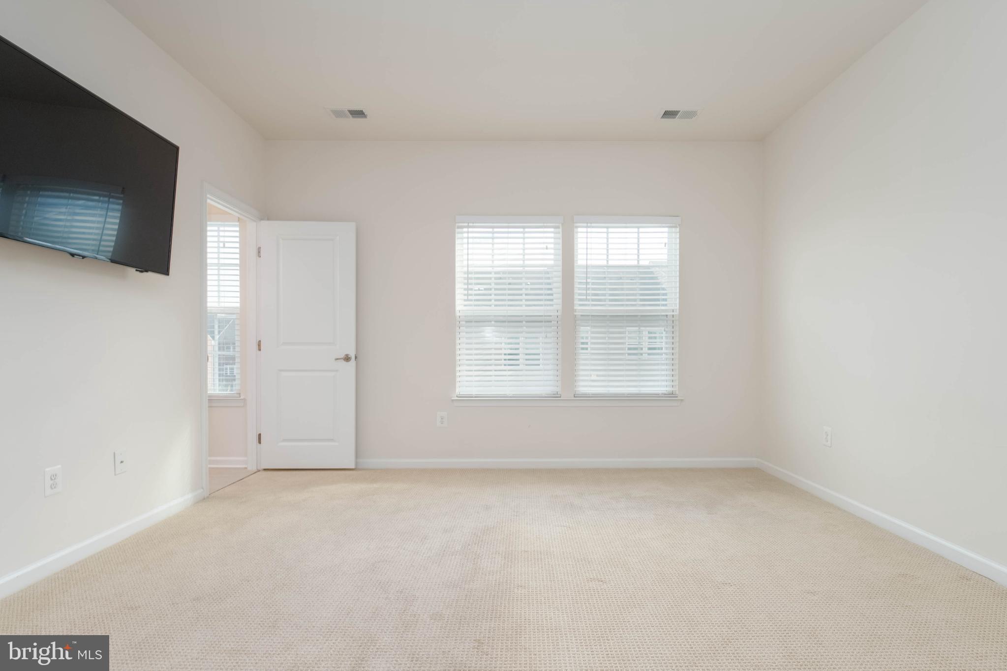 HOWARD SQUARE - Residential