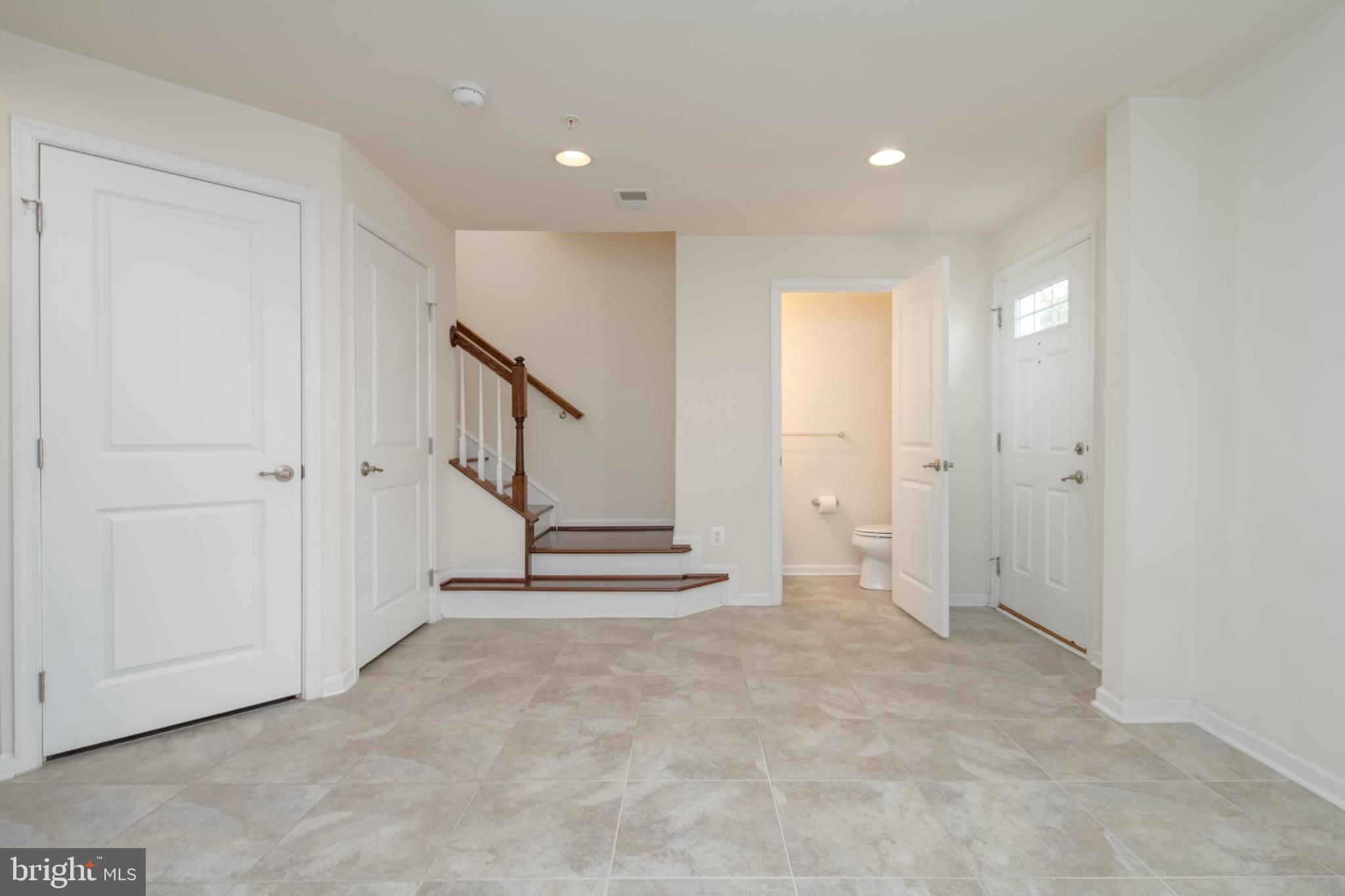 HOWARD SQUARE - Residential