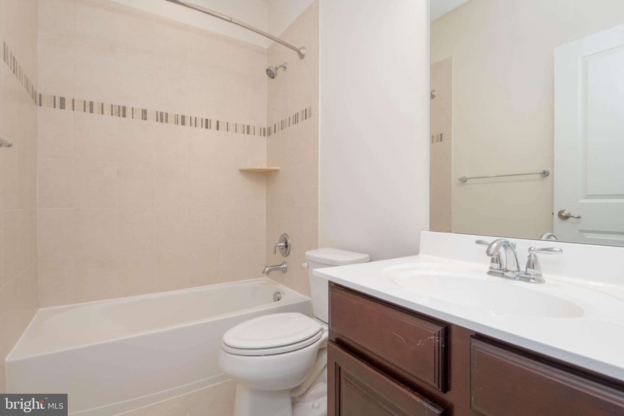 HOWARD SQUARE - Residential