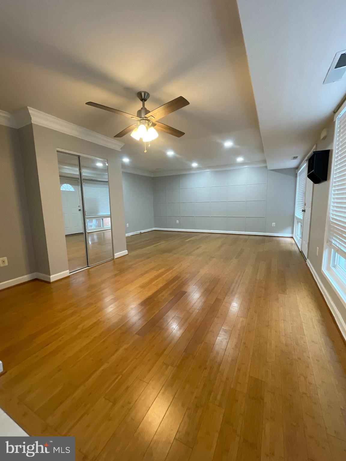 MOSBY WOODS TOWNHOUSE - Residential