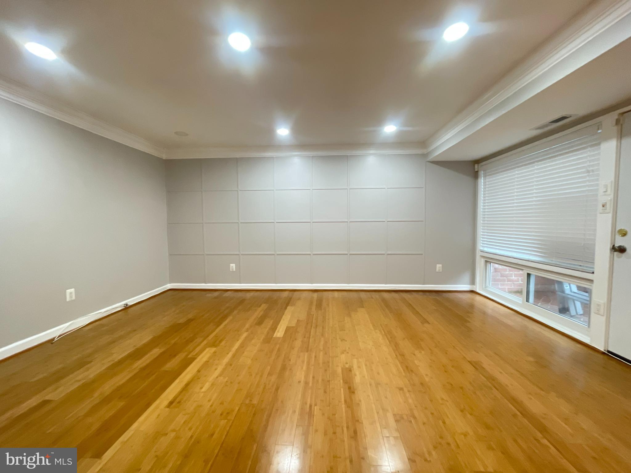 MOSBY WOODS TOWNHOUSE - Residential