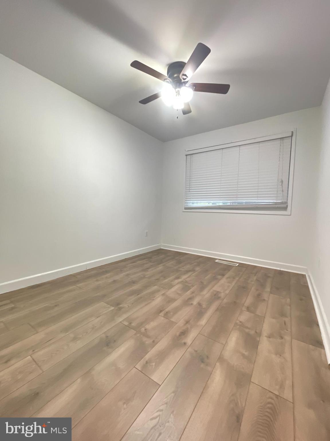 MOSBY WOODS TOWNHOUSE - Residential