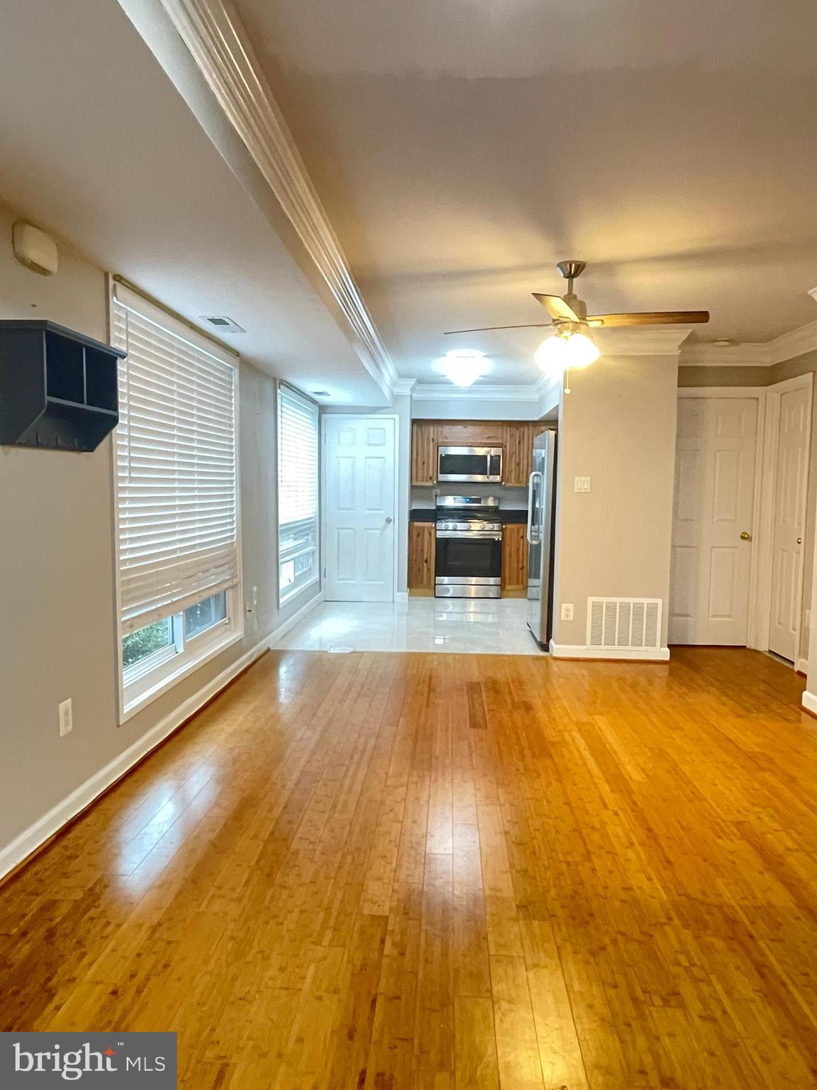 MOSBY WOODS TOWNHOUSE - Residential