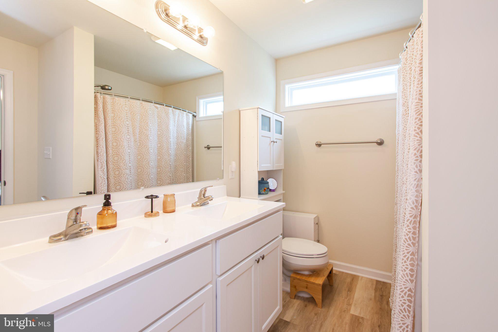 ASHLAND VILLAGE - Residential