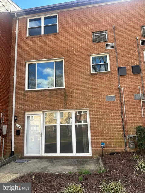 1631 Addison Road S Unit 1631, District Heights, MD MLS: MDPG2148526