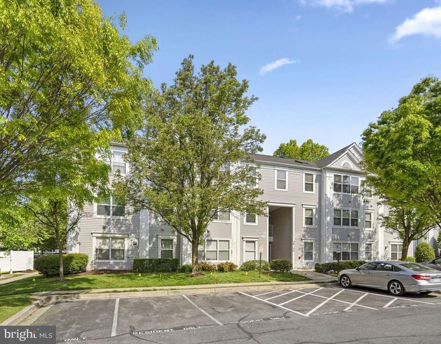 Bright and spacious first-floor 2-bedroom, 2-bath condo in a highly desirable location! This beautiful unit features: Large windows with abundant natural light, In-unit laundry for your convenience, Private patio, utilities include water, Open layout with modern finishes throughout

Located in a prime neighborhood close to shops, ICC, dining, and transit

Don’t miss this opportunity to live in comfort with every convenience at your doorstep!