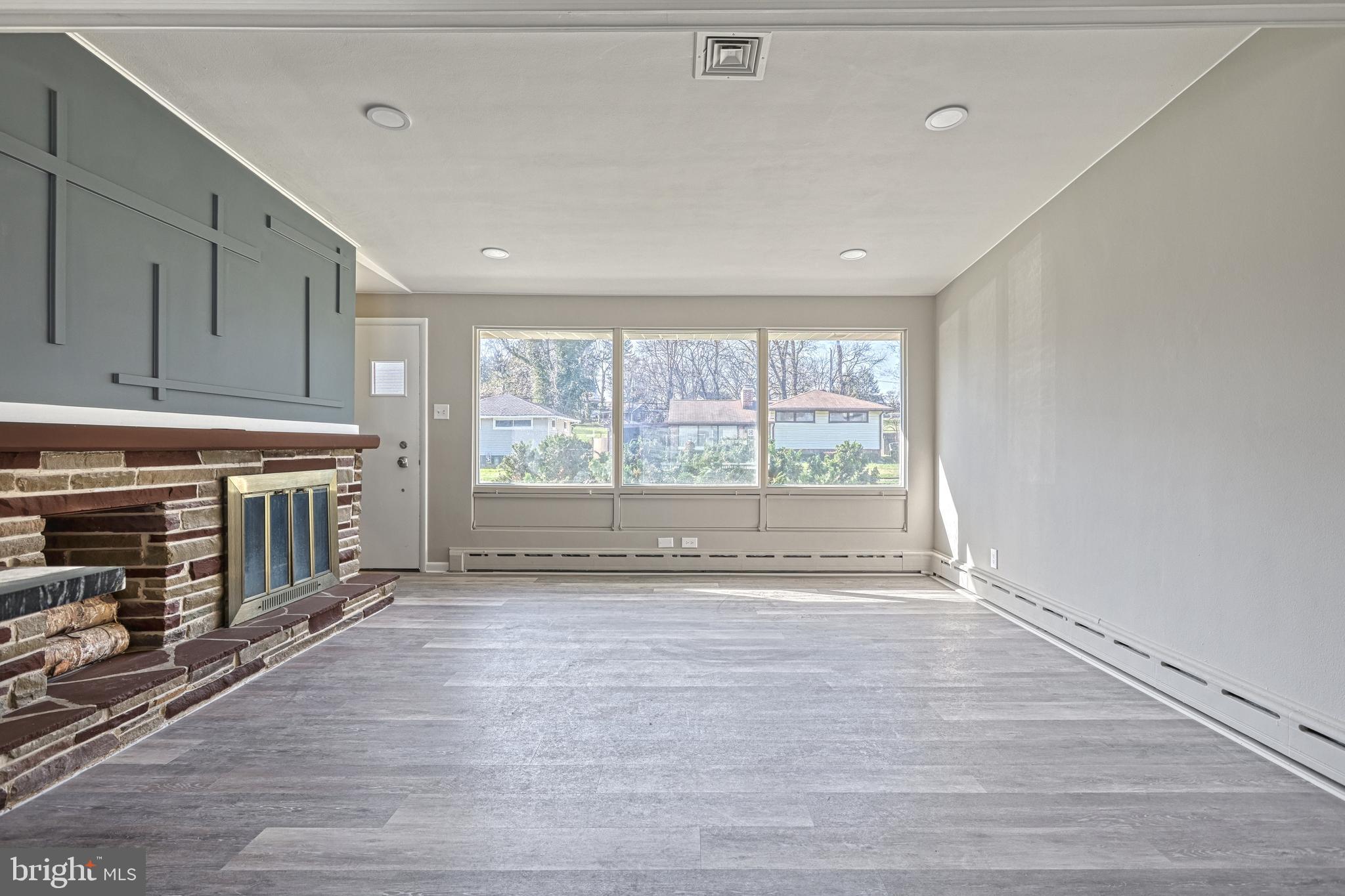 CAMP HILL - Residential