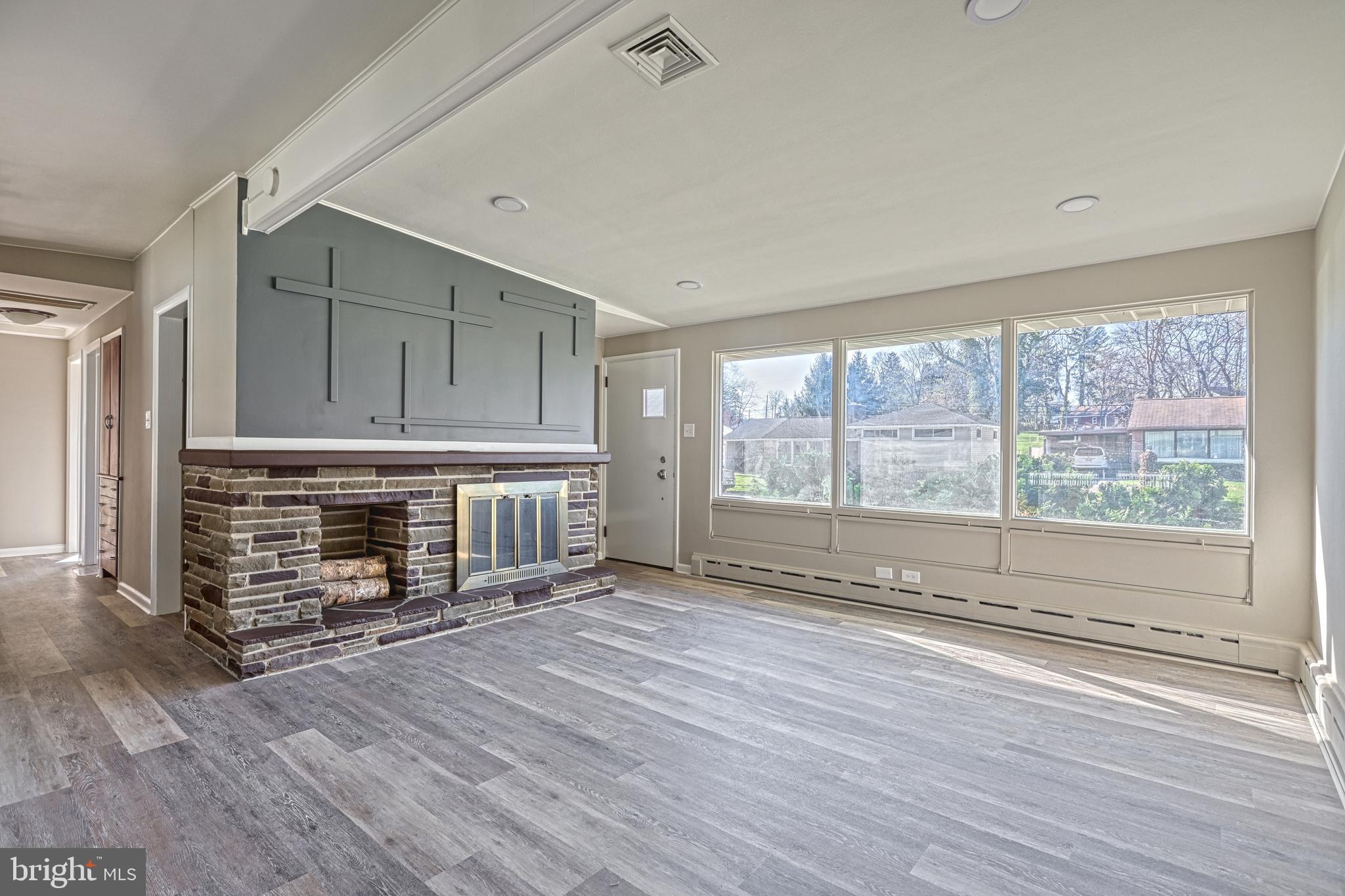 CAMP HILL - Residential