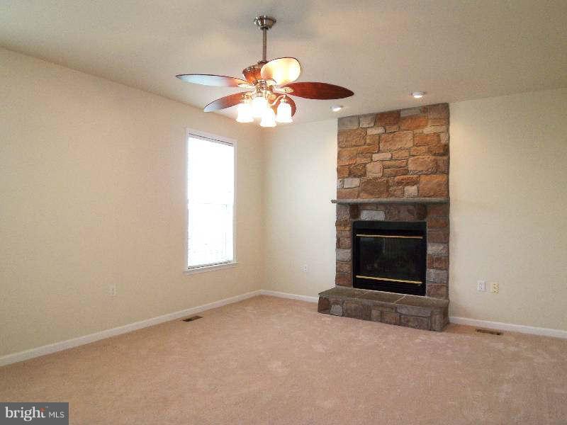 BUNKER HILL - Residential Lease