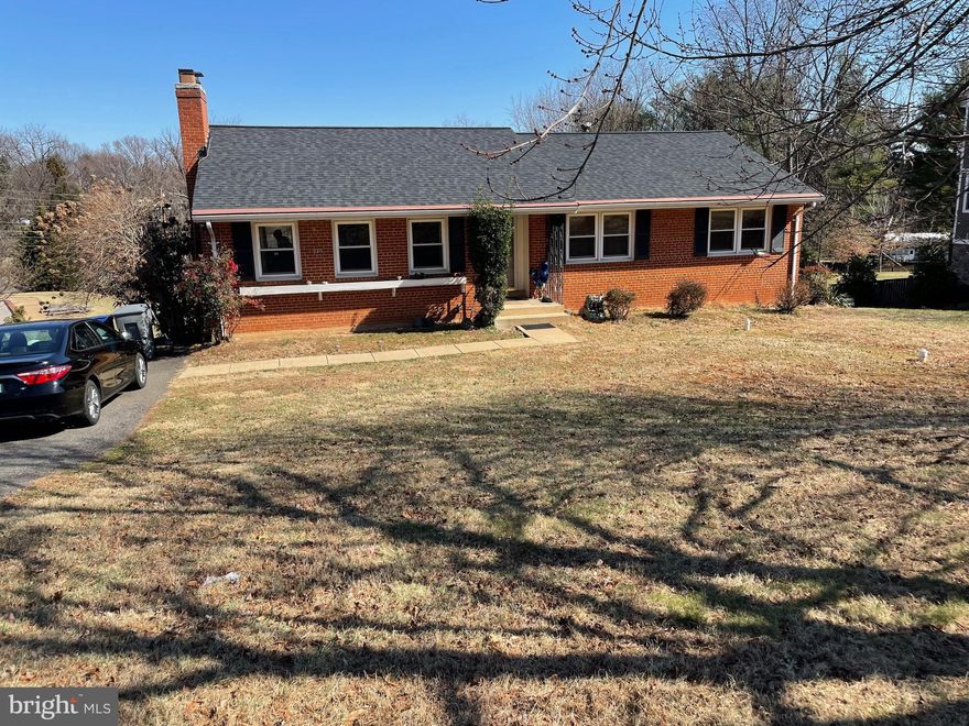 Beautiful All Brick Rambler with great Basement in desirable Broyhill community. Almost Half acre private and flat backyard. Church Hill elementary, Cooper Middle and Langley High. Well Maintained hardwood floors, Stainless Steel  appliances.  Private Stone patio and open back yard for entertainment fun. Easy access to DC and highways. Close to all Mclean city action, restaurants, and shops and more in Mclean Town Center; 5 mins drive to Tysons Corner Mall and offices, Easy Access 495, and 267/Dulles Toll Road and both airports!A commuter dream location and a fantastic house.Owner Agent.