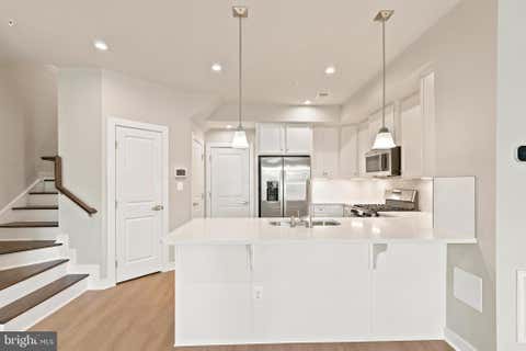 Townhouse For Rent - 14536 George Carter Way<br/> CHANTILLY, VA 20151