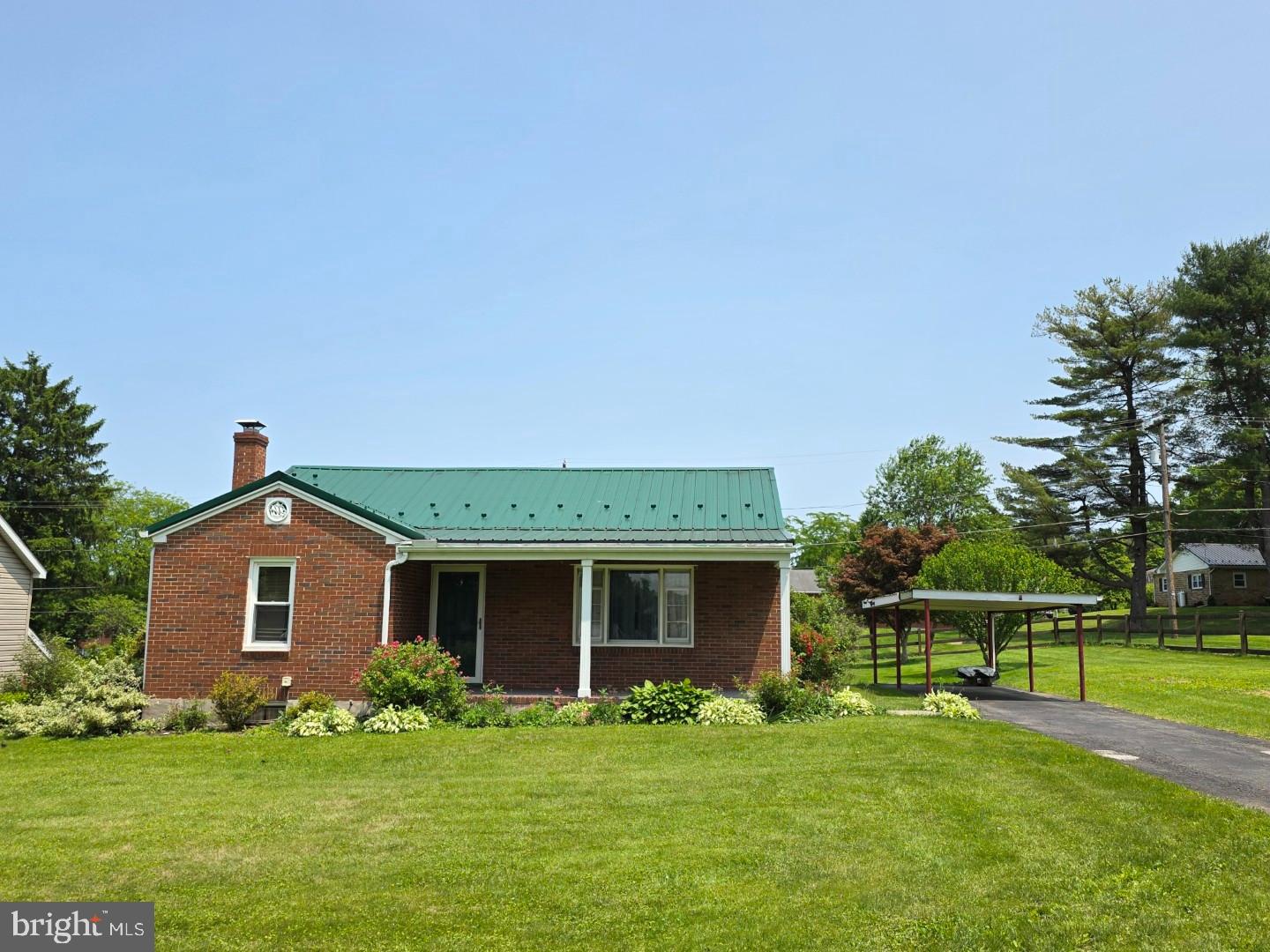 **THIS IS AN AUCTION. THE STARTING BID IS NO INDICATION OF THE FINAL SELLING PRICE. Property Highlights: 2 BR, 1 Bath Home; Replacement Windows; Updated Bath; Hardwood Floors; Partially Finished Basement; Metal Roof; 2 Covered Porches; Shed; Public Water/Sewer; Juniata County School District; Total Taxes: $1969/yr. Whether you’re just starting out or downsizing, this home is move-in ready and full of potential!