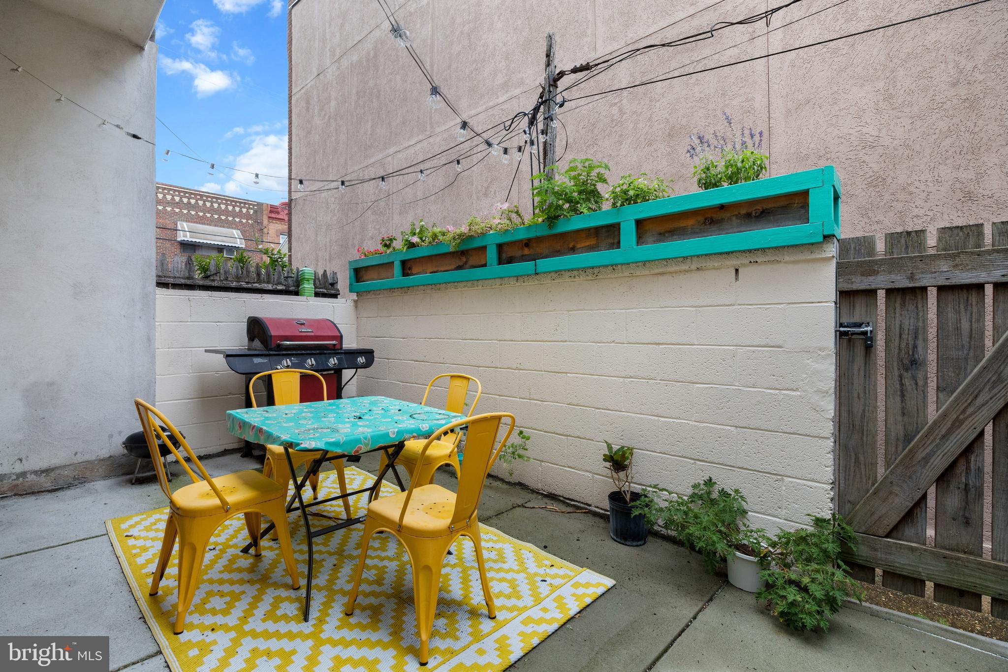 GIRARD ESTATES - Residential