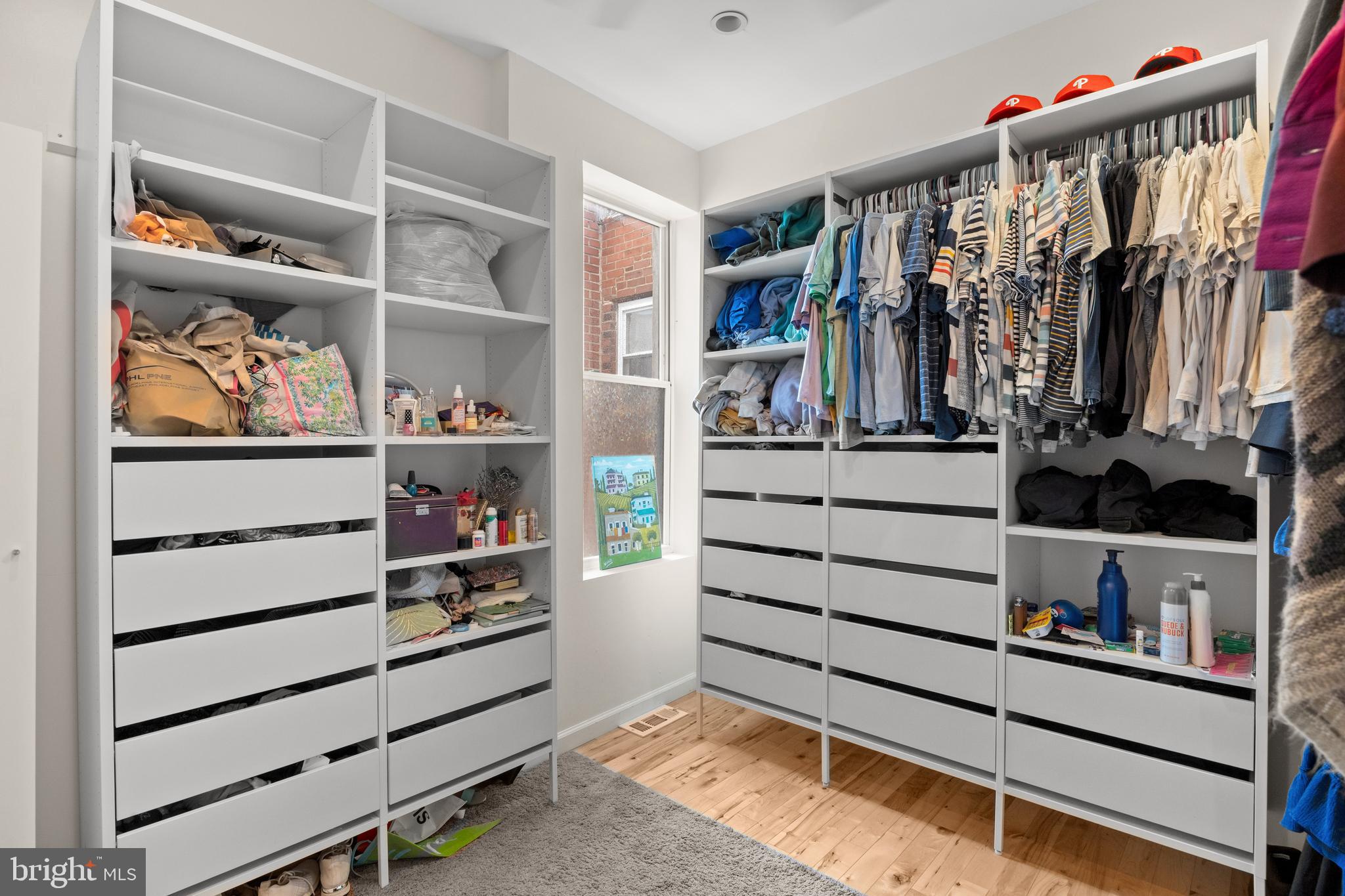 GIRARD ESTATES - Residential