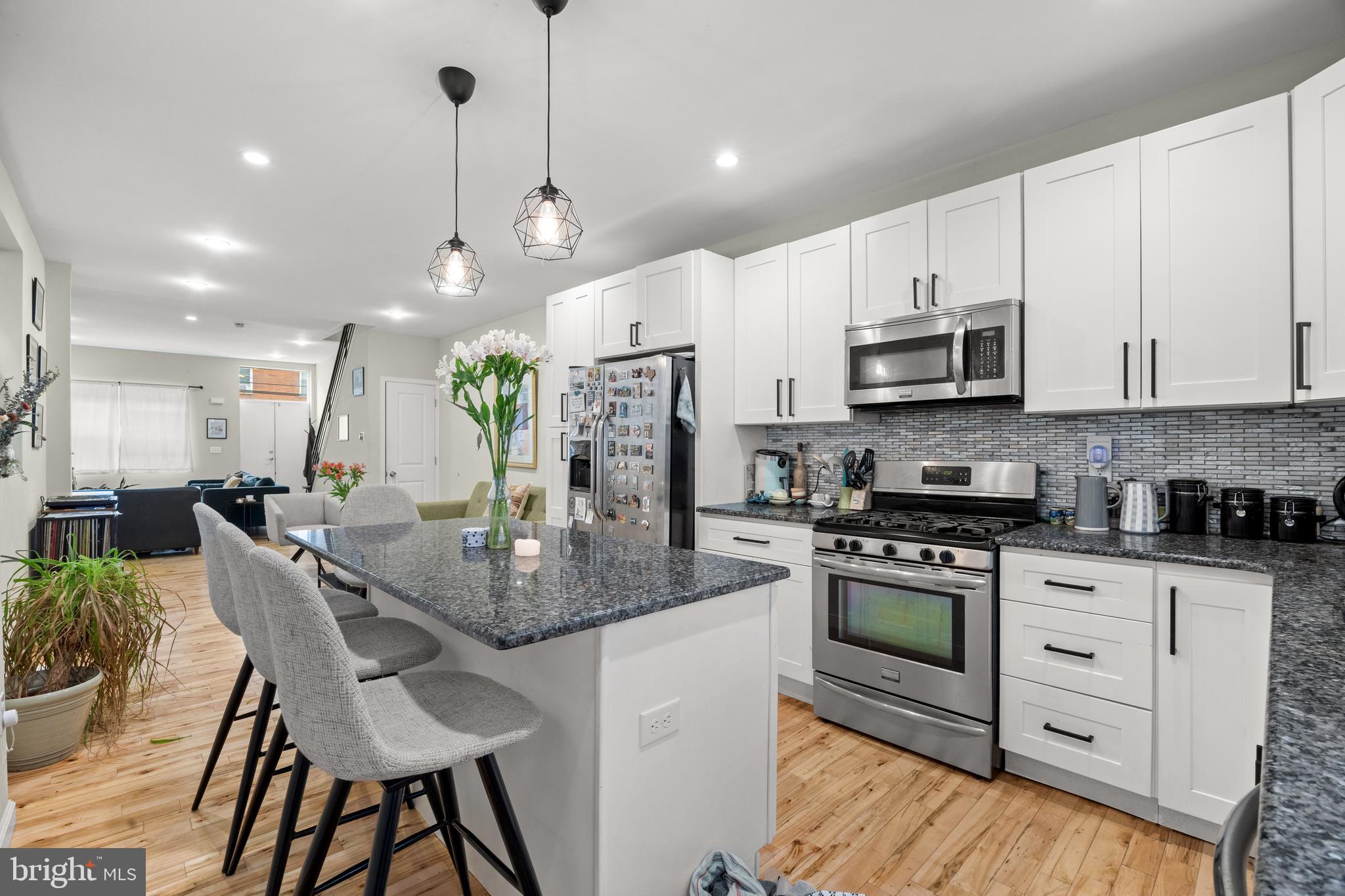 GIRARD ESTATES - Residential