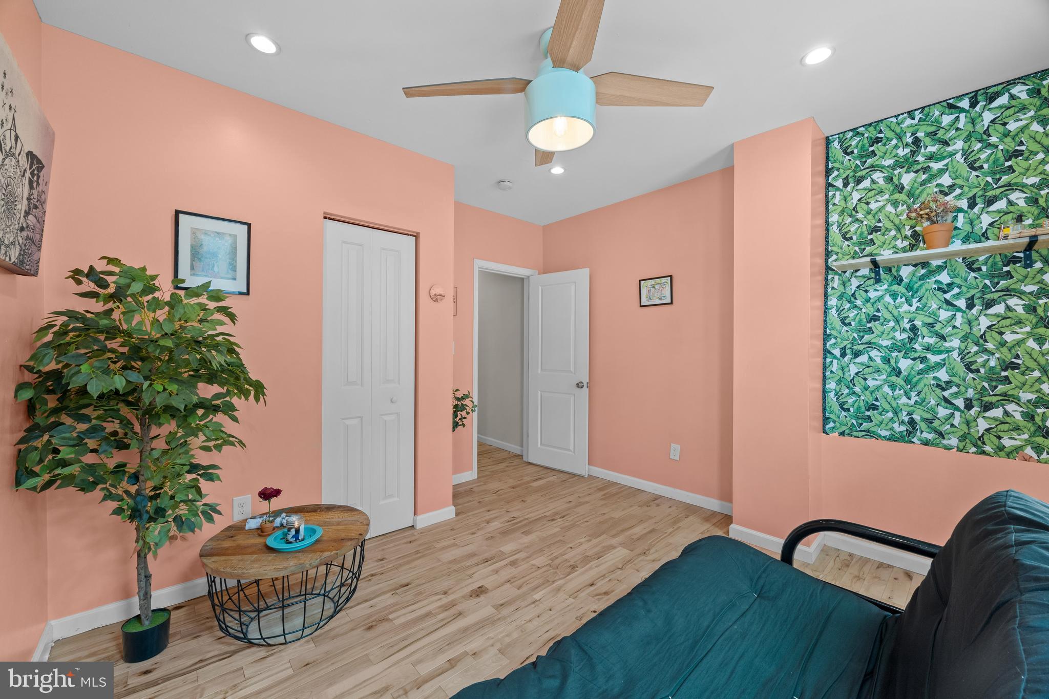 GIRARD ESTATES - Residential