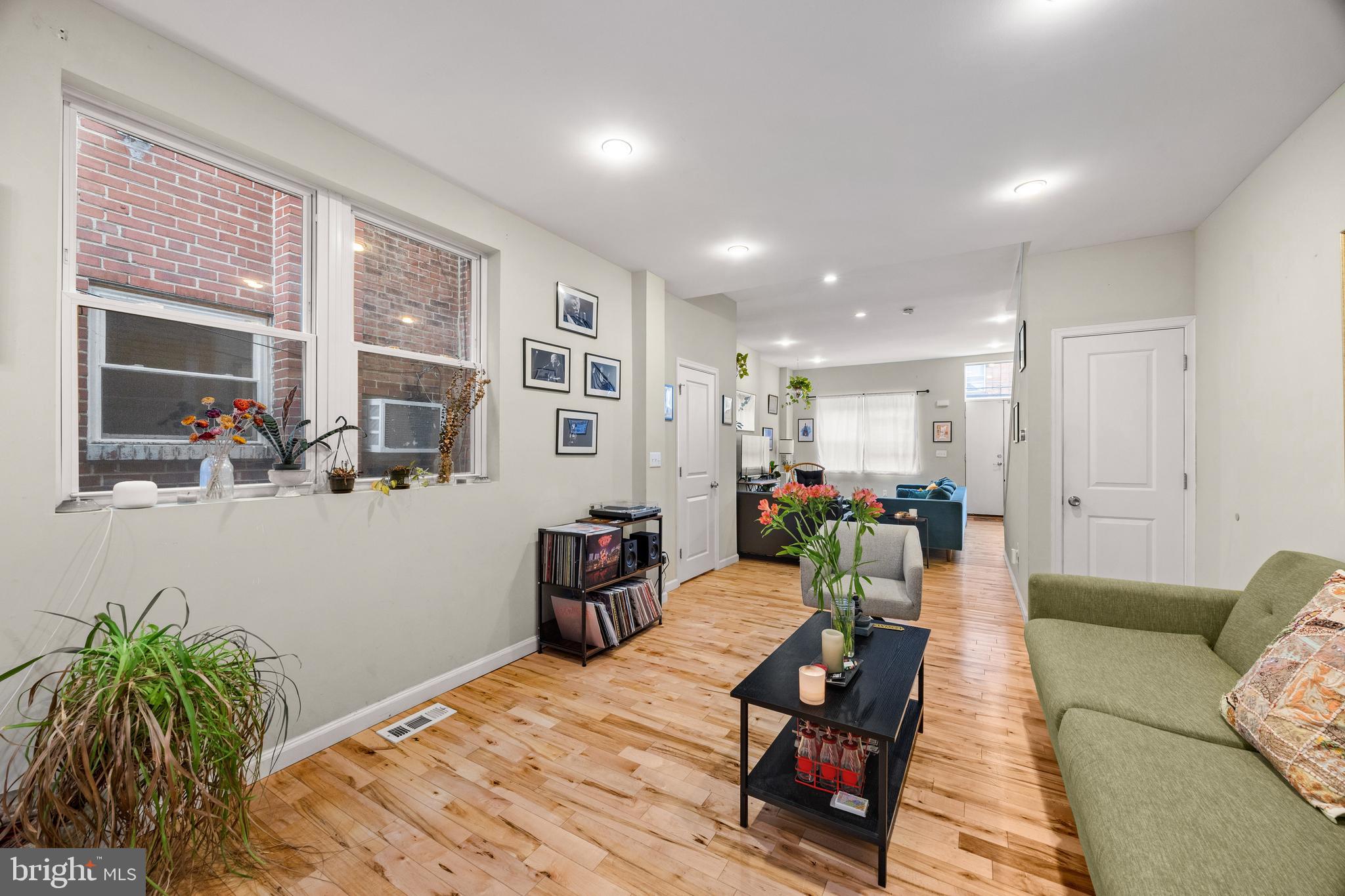 GIRARD ESTATES - Residential