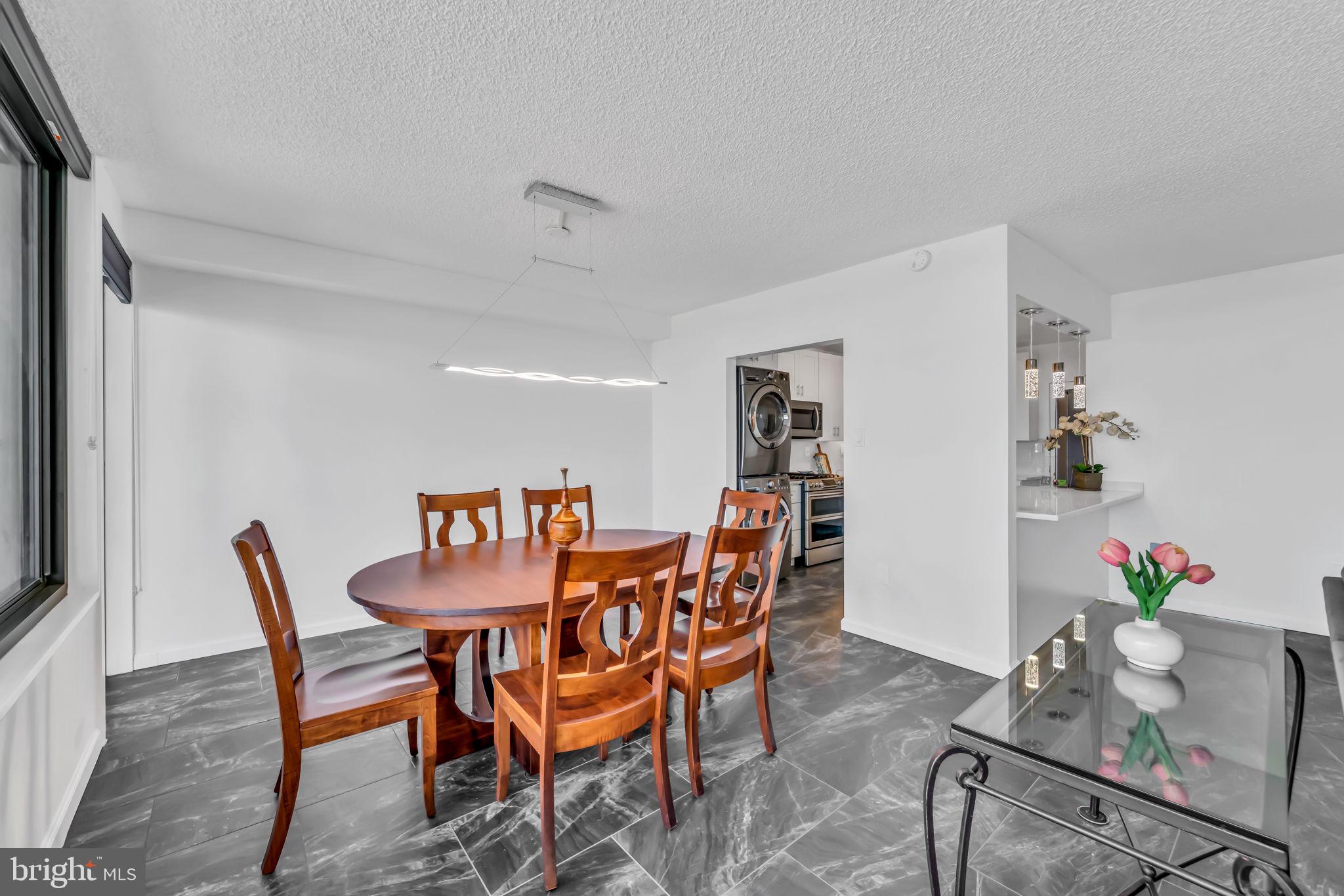 SKYLINE PLAZA - Residential