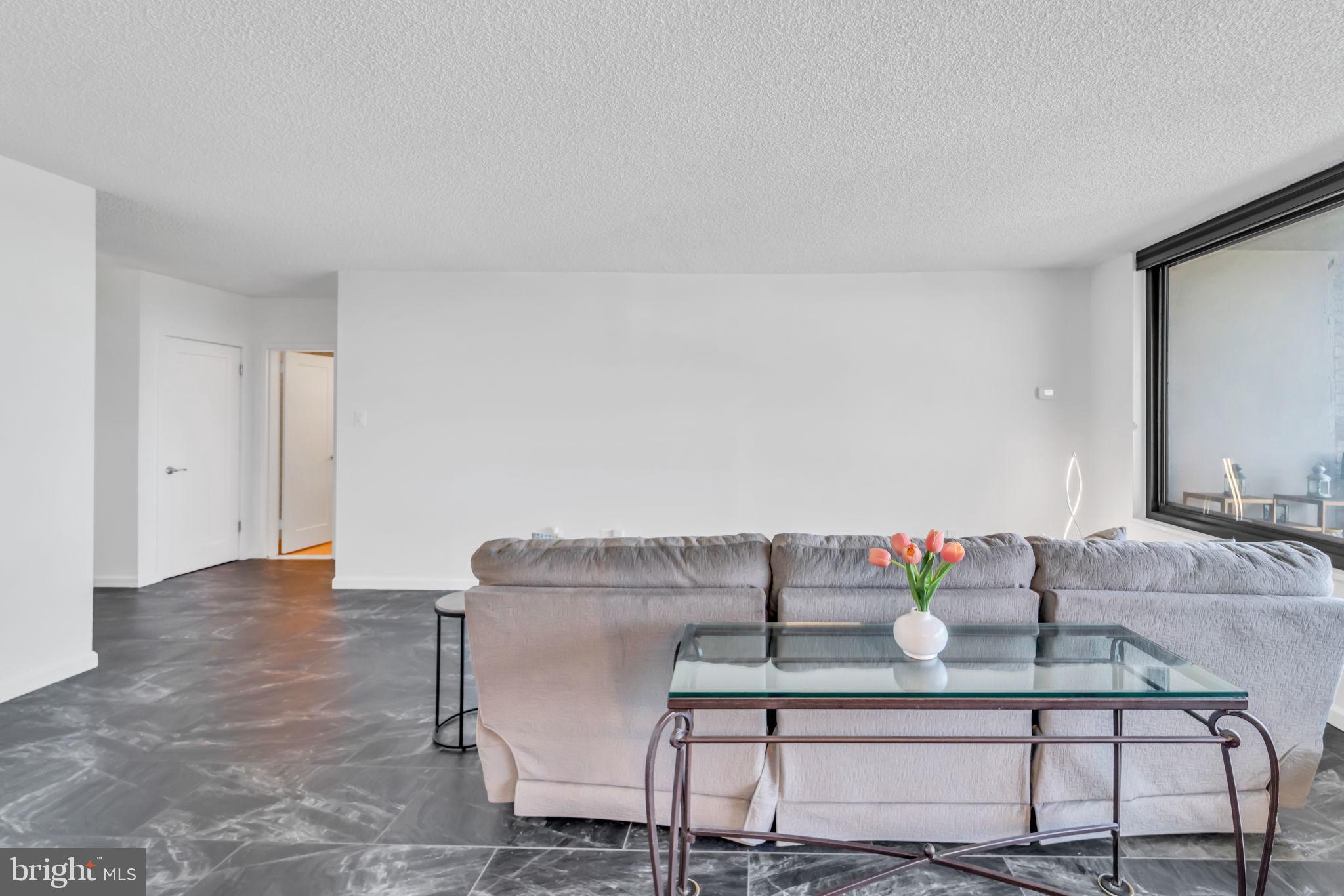 SKYLINE PLAZA - Residential