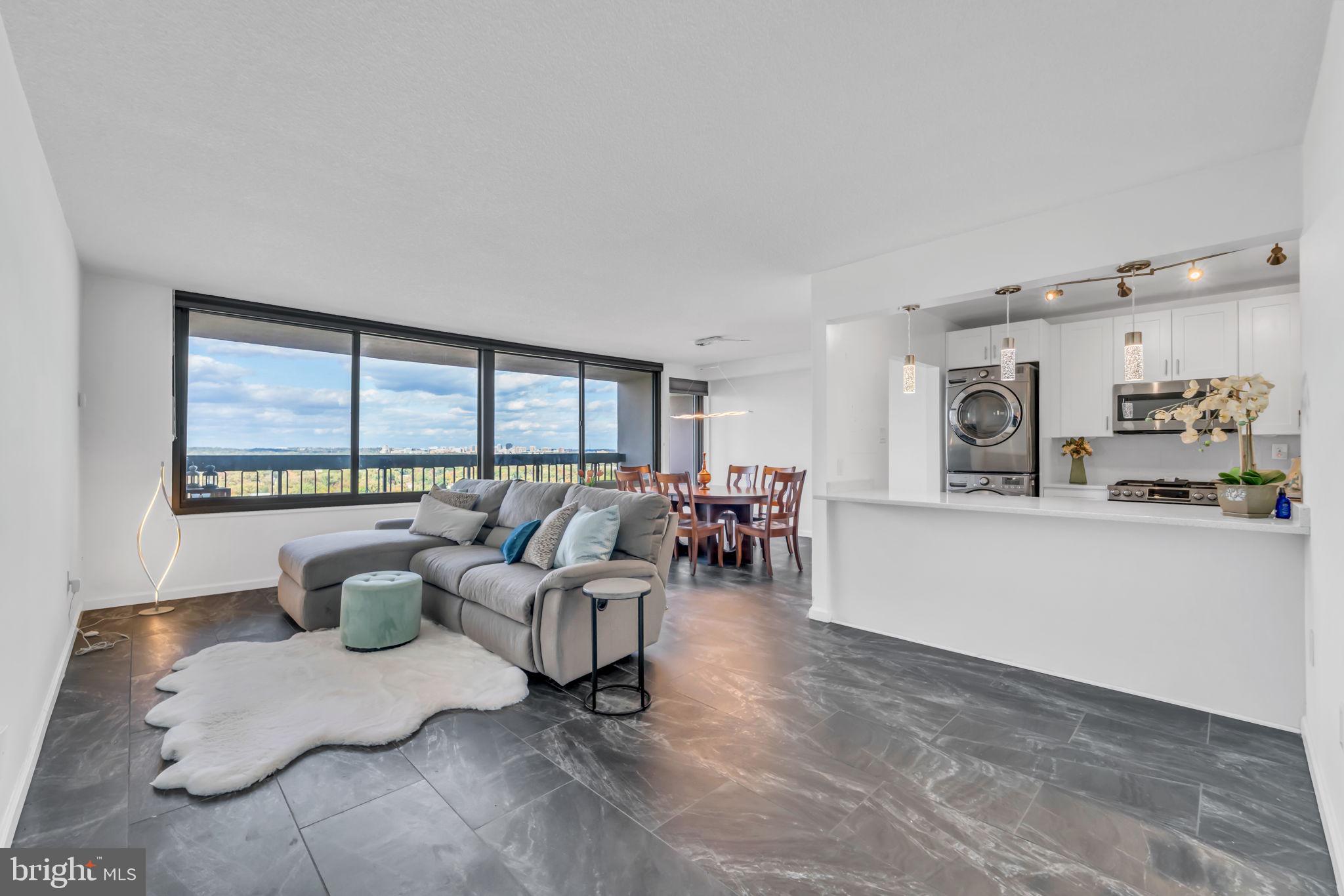 SKYLINE PLAZA - Residential