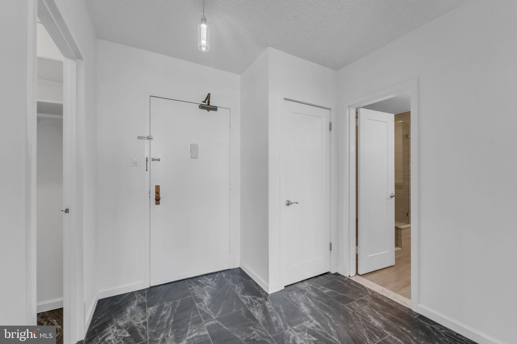 SKYLINE PLAZA - Residential