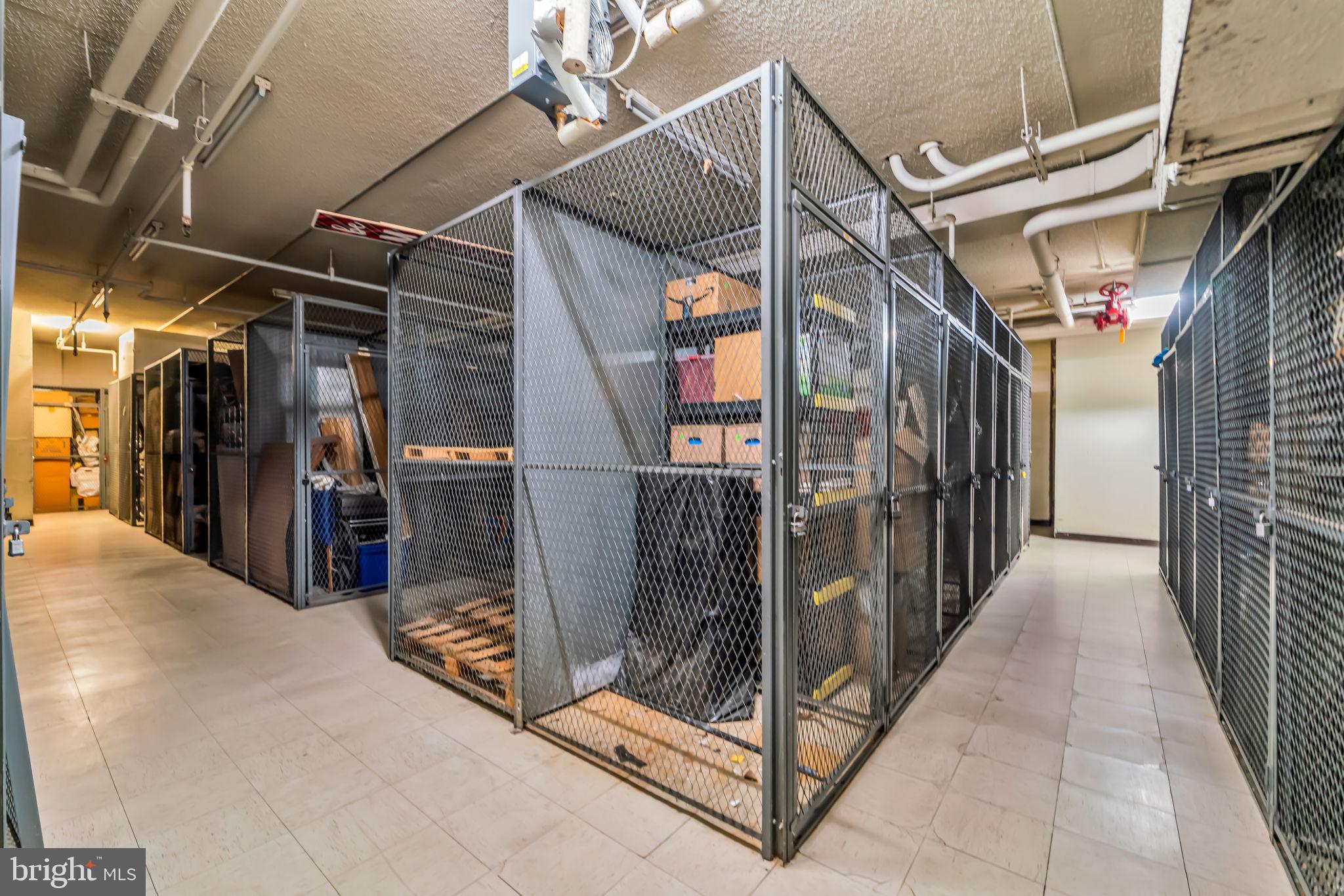 SKYLINE PLAZA - Residential