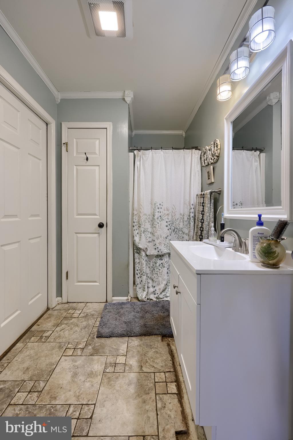 LOWER WINDSOR TWP - Residential