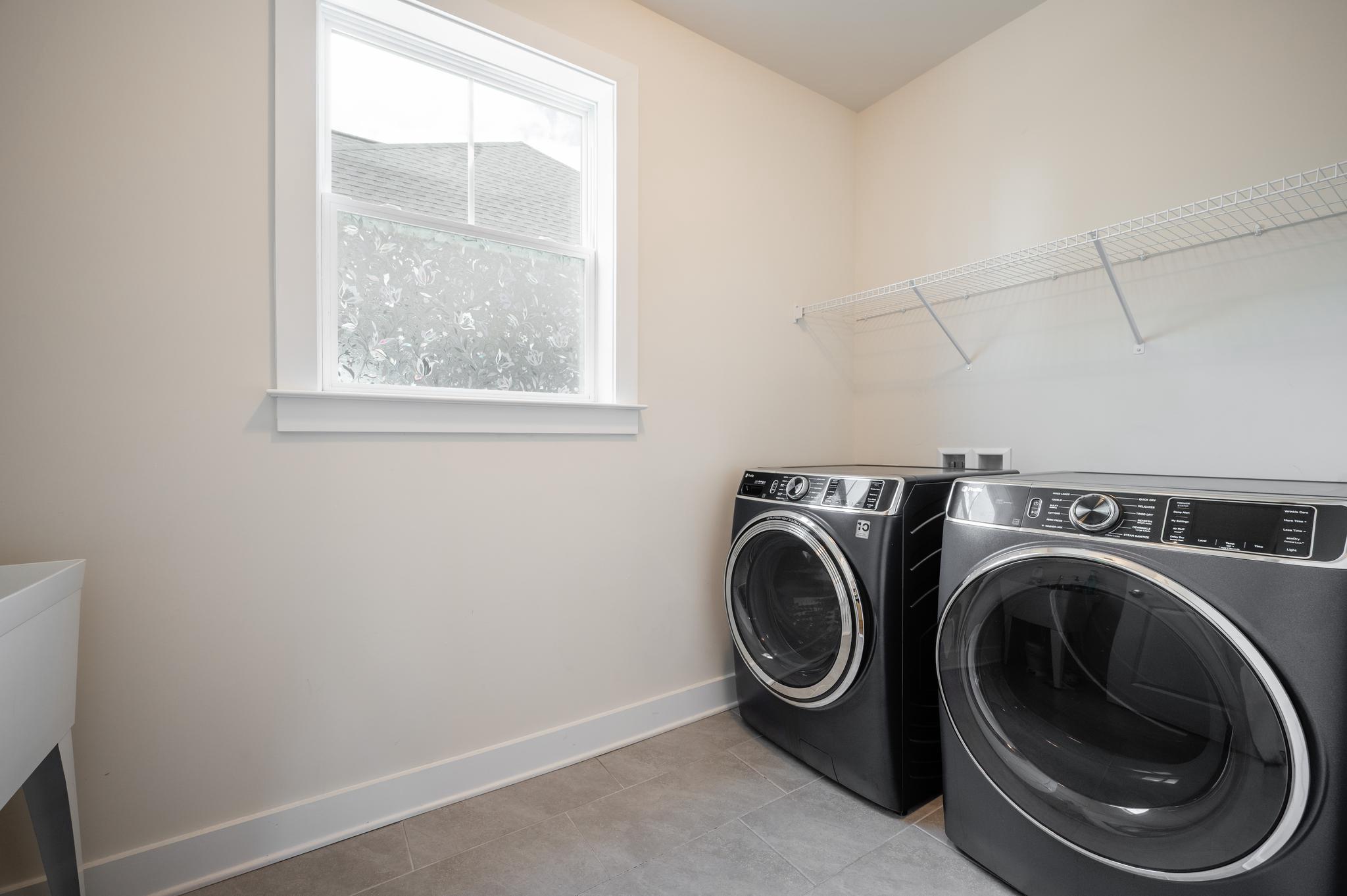 THE RESIDENCES AT MCCONNELL MANOR - Residential