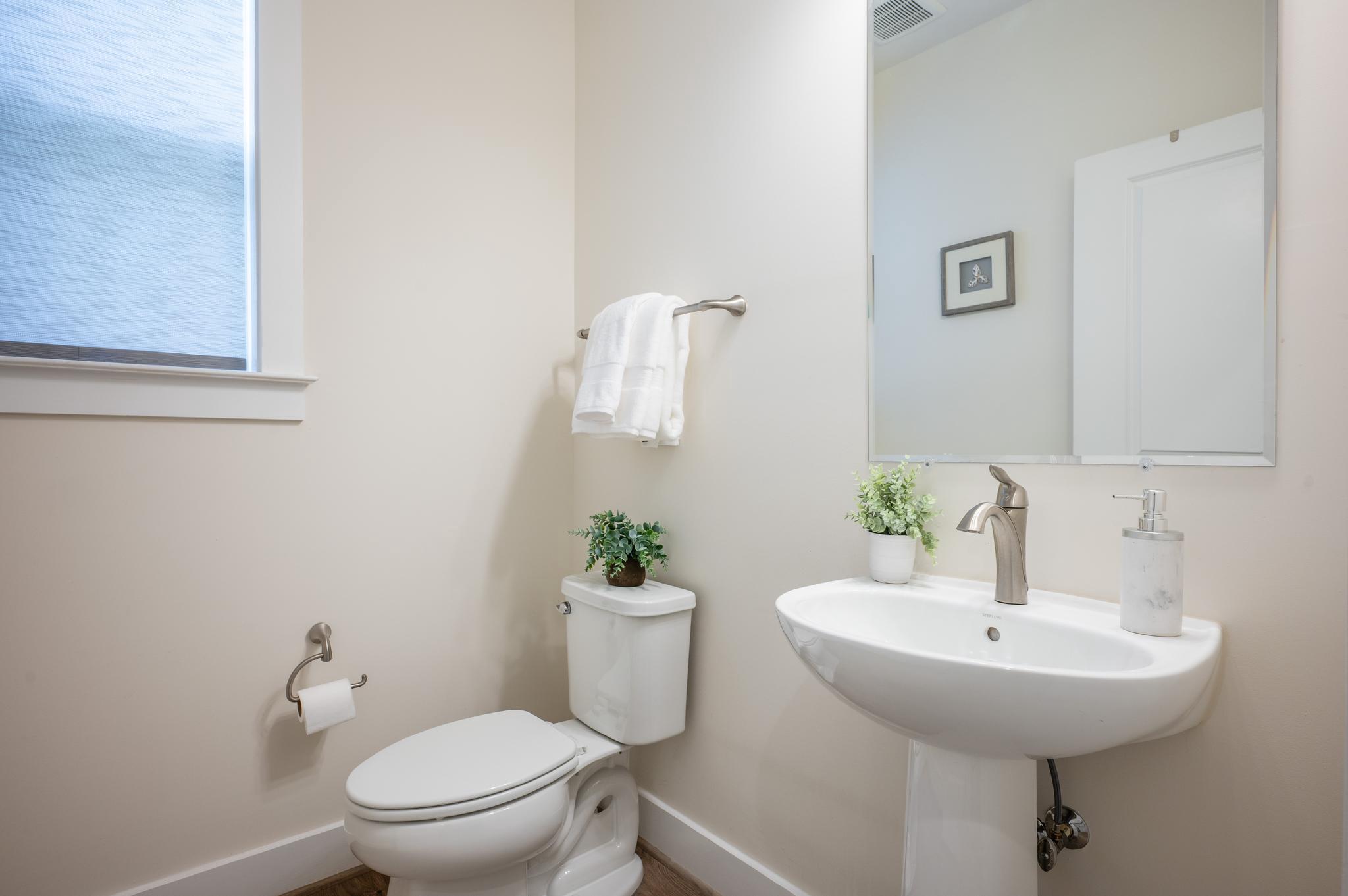 THE RESIDENCES AT MCCONNELL MANOR - Residential