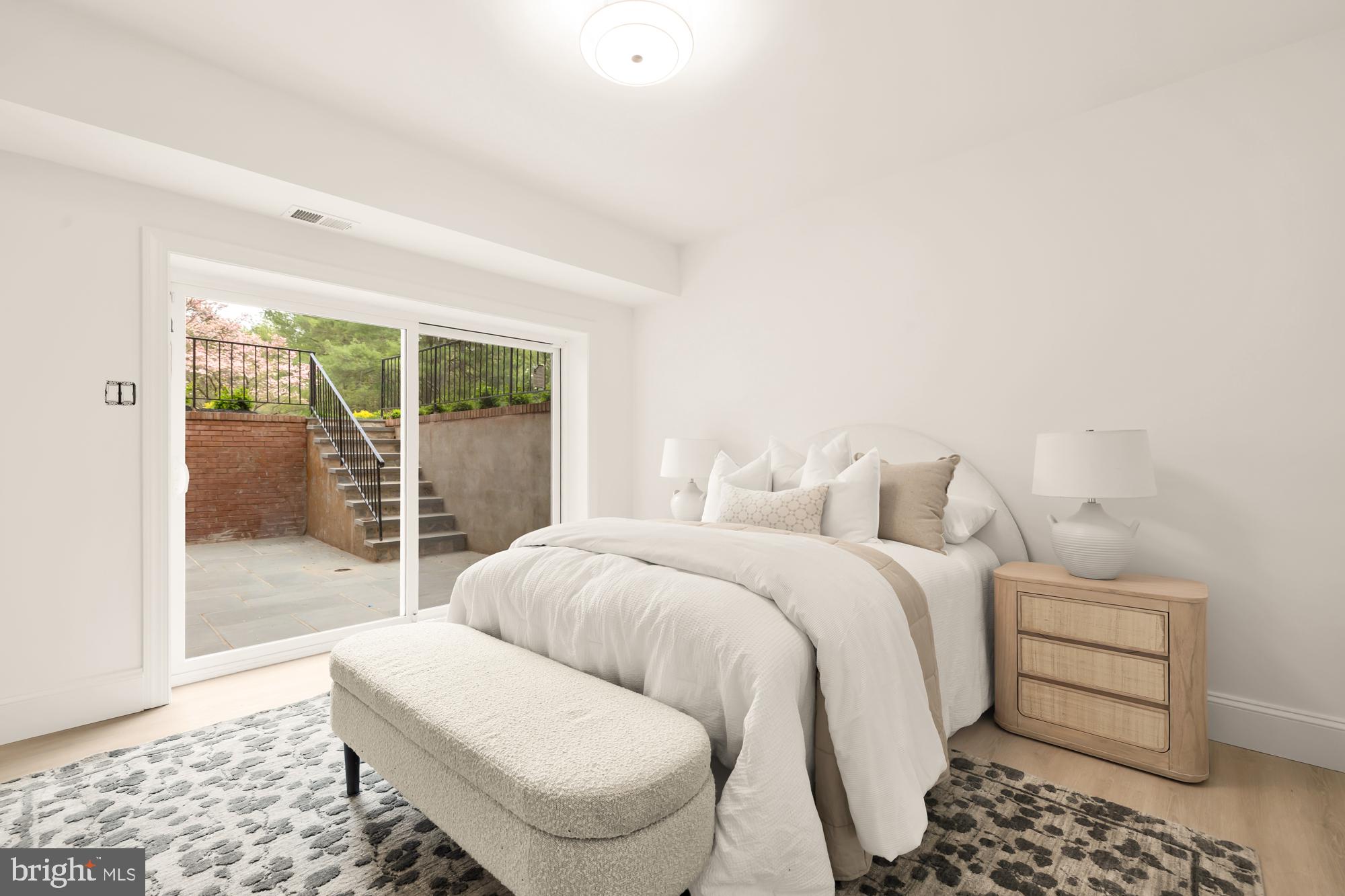 RIVER OAKS FARM - Residential