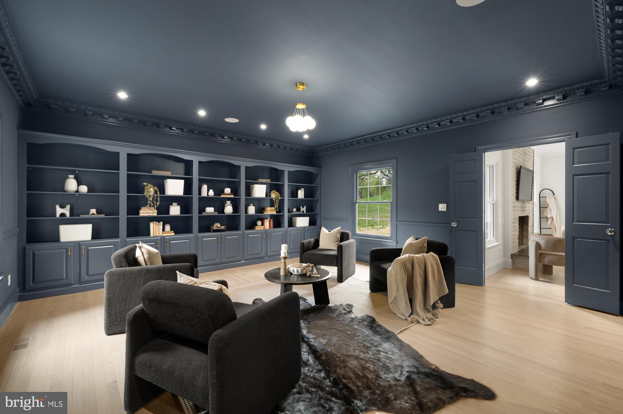 RIVER OAKS FARM - Residential