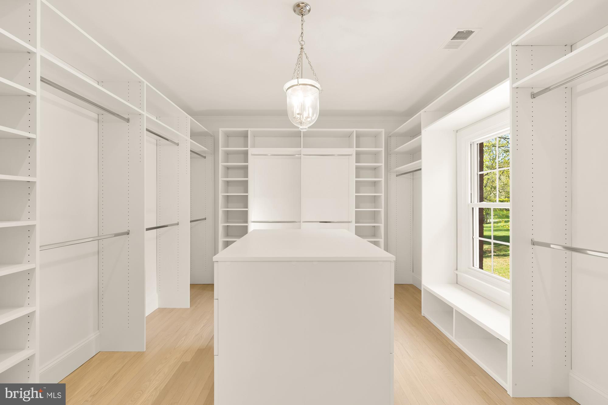 RIVER OAKS FARM - Residential