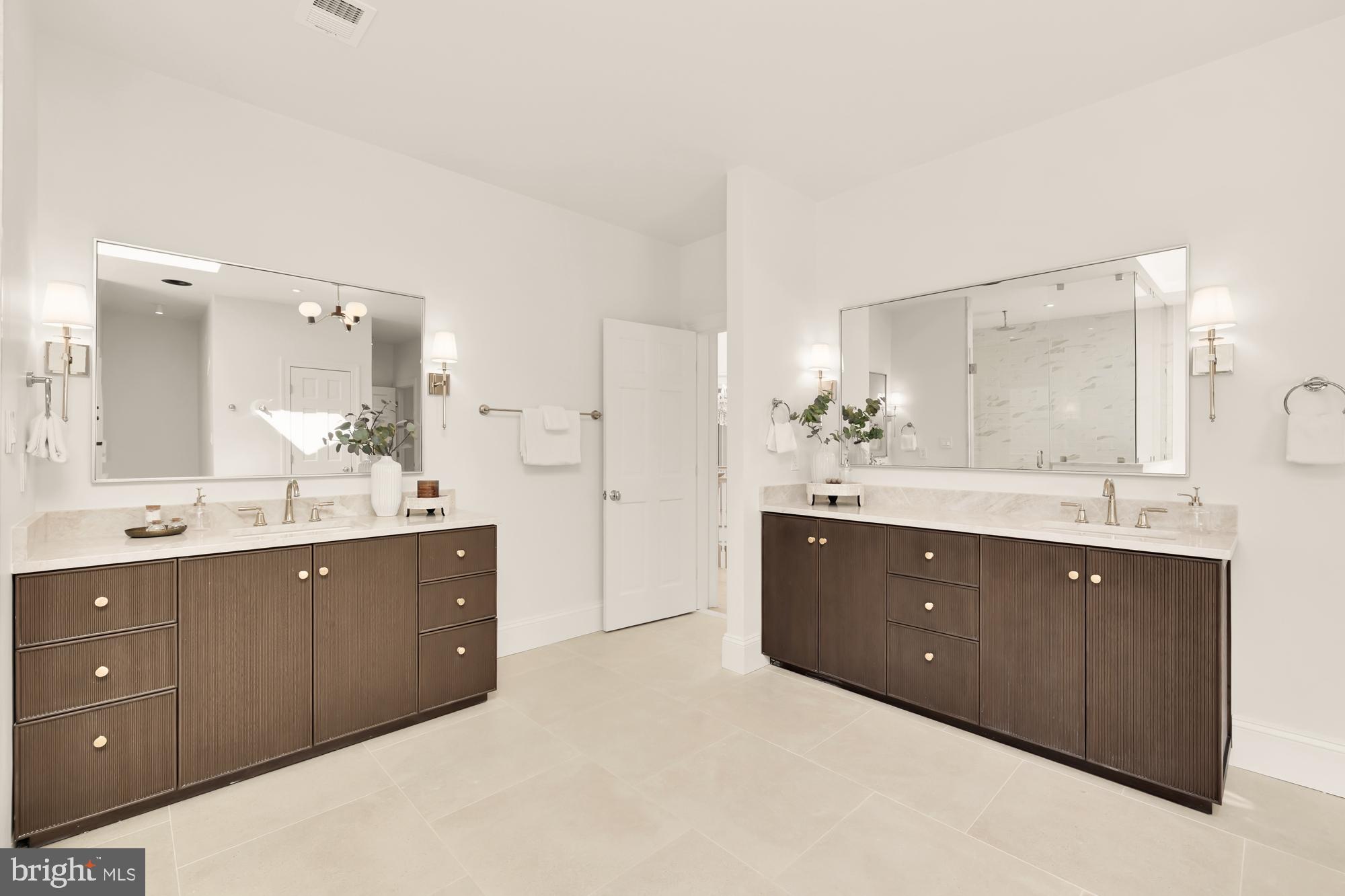 RIVER OAKS FARM - Residential