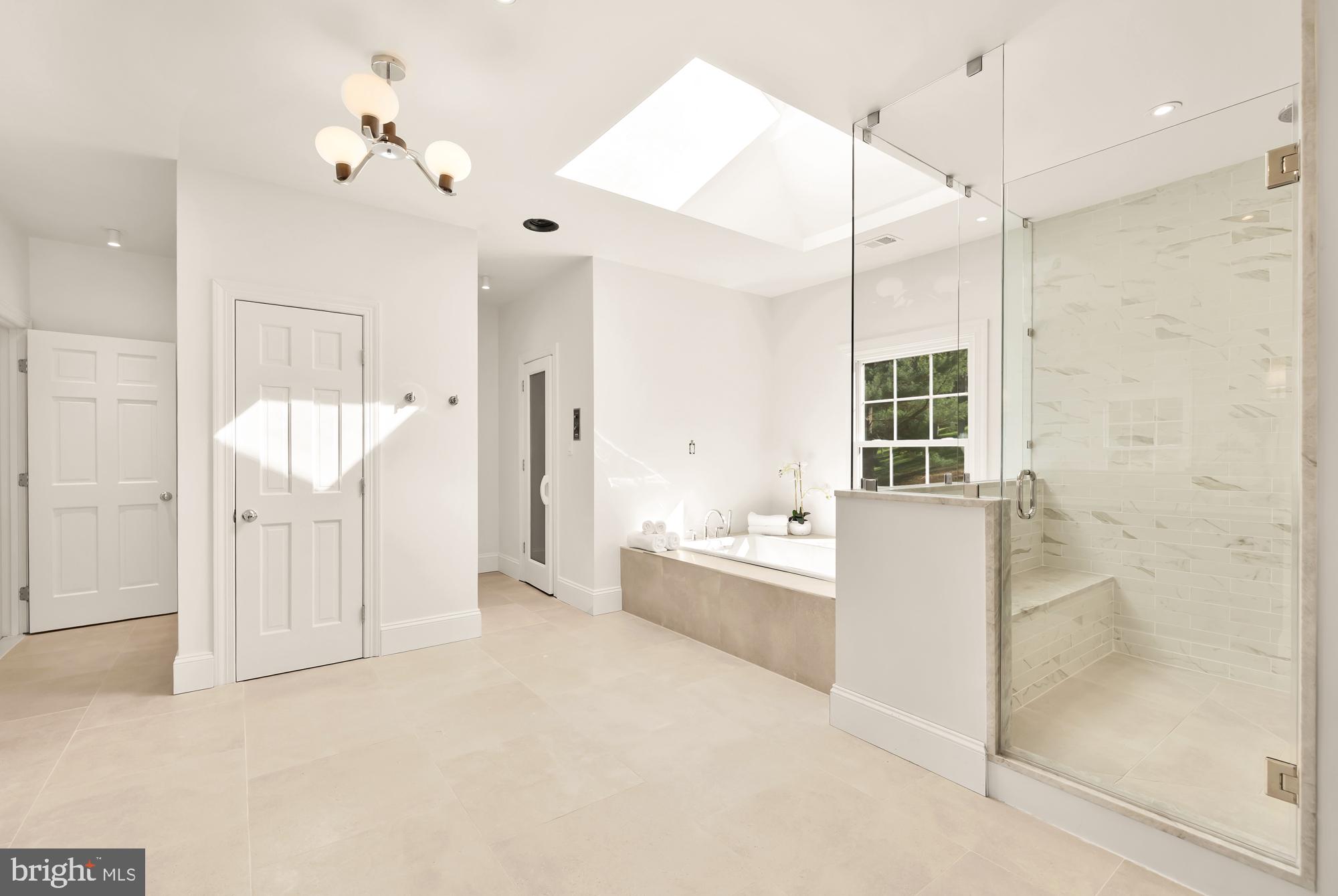 RIVER OAKS FARM - Residential