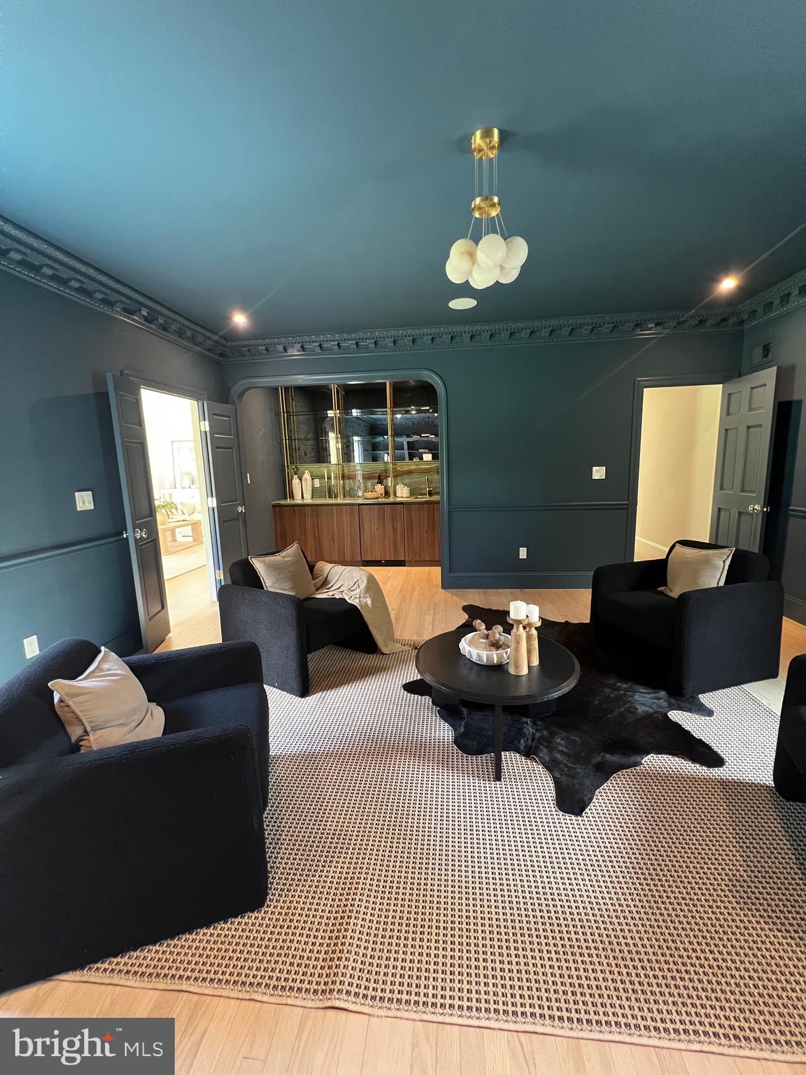 RIVER OAKS FARM - Residential