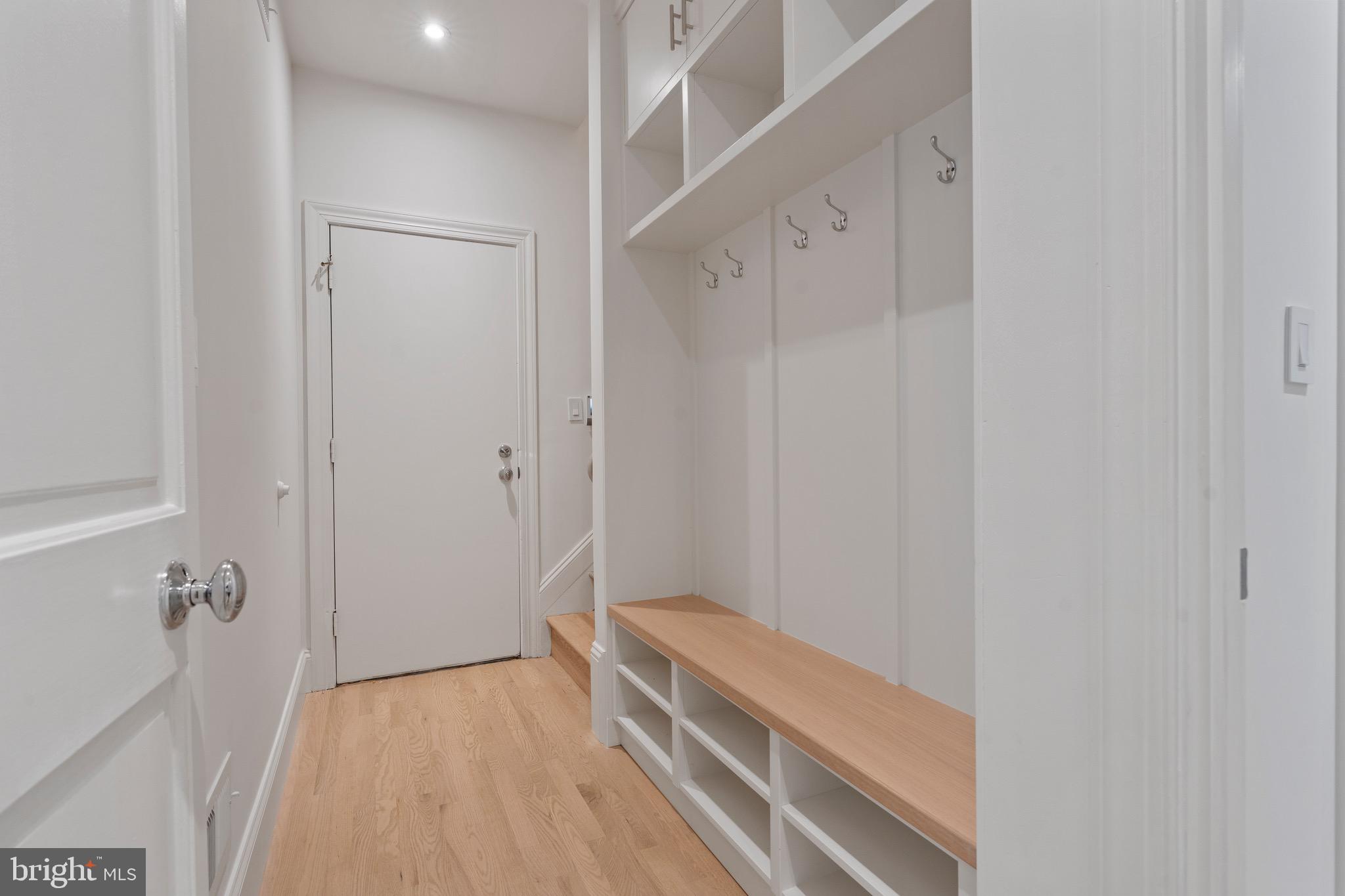 RIVER OAKS FARM - Residential