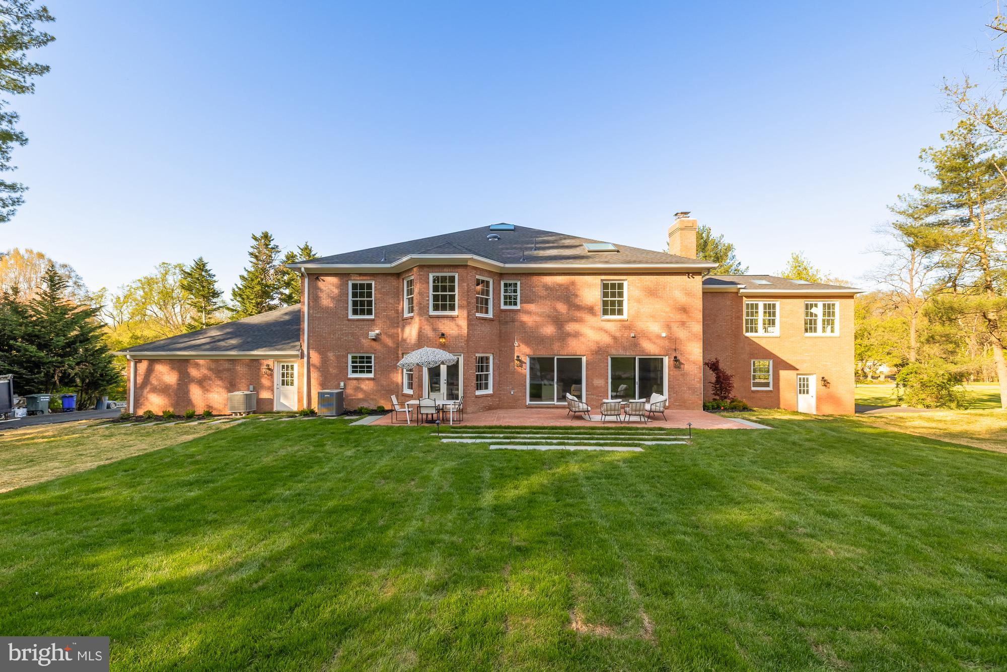 RIVER OAKS FARM - Residential