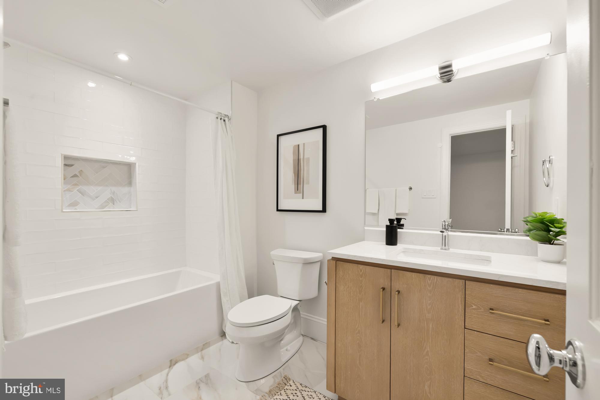 RIVER OAKS FARM - Residential