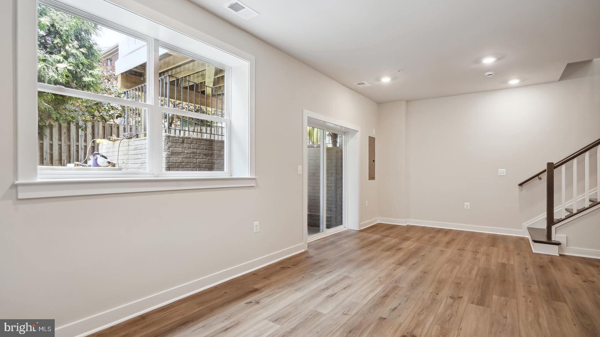 NORTHFAX WEST - Residential